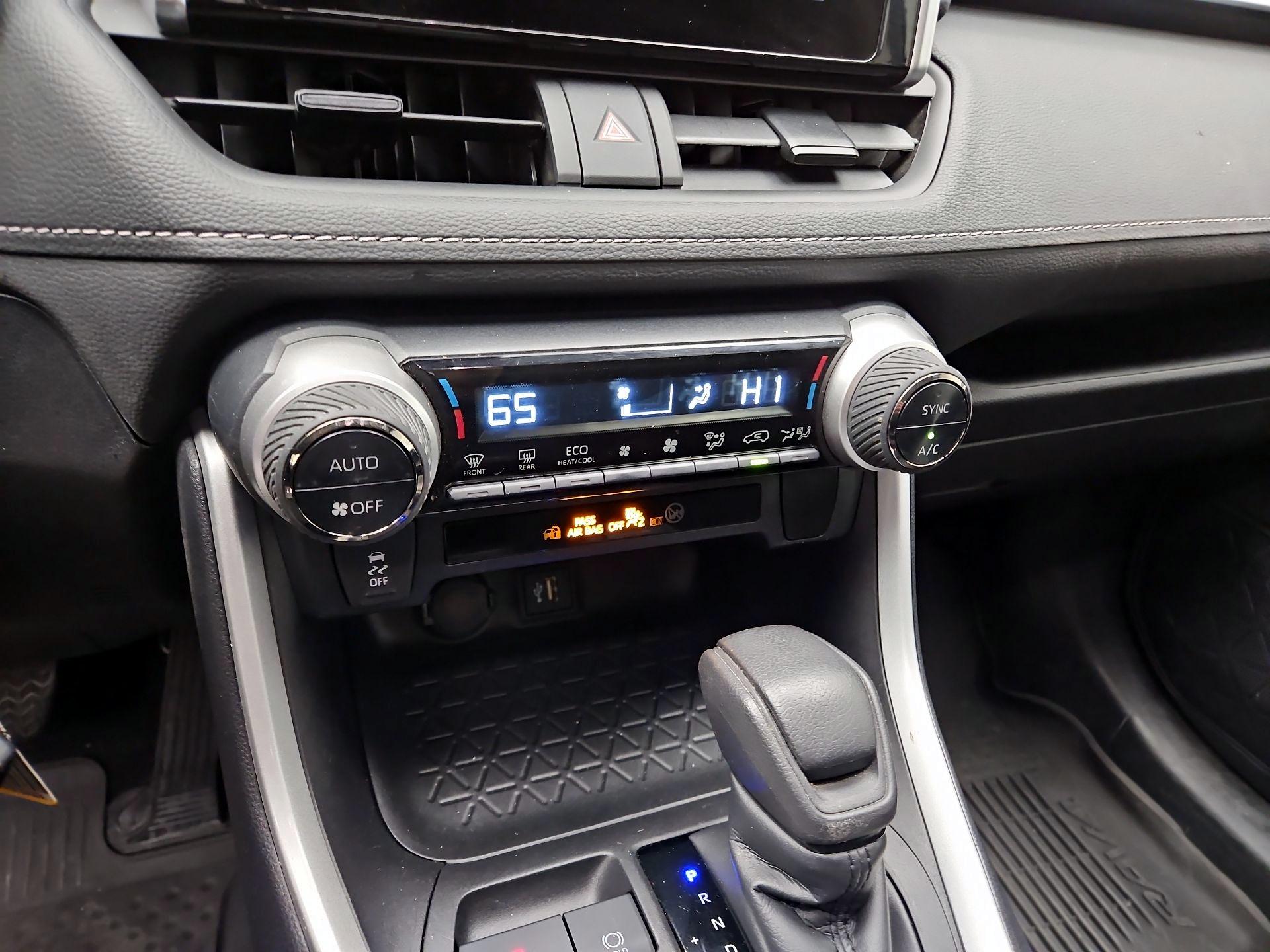 Thumbnail: 2024 Toyota RAV4 - 17