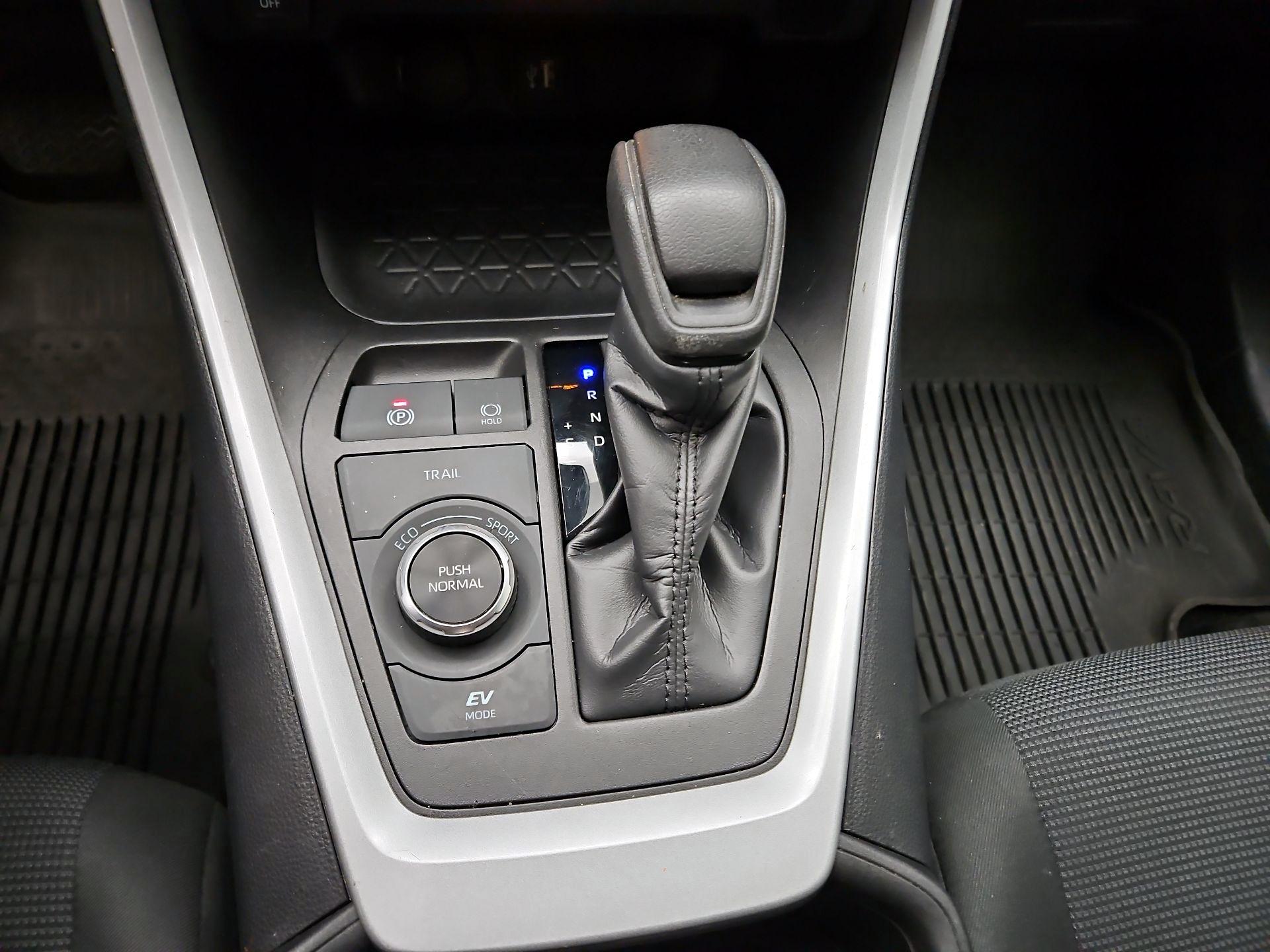 Thumbnail: 2024 Toyota RAV4 - 18