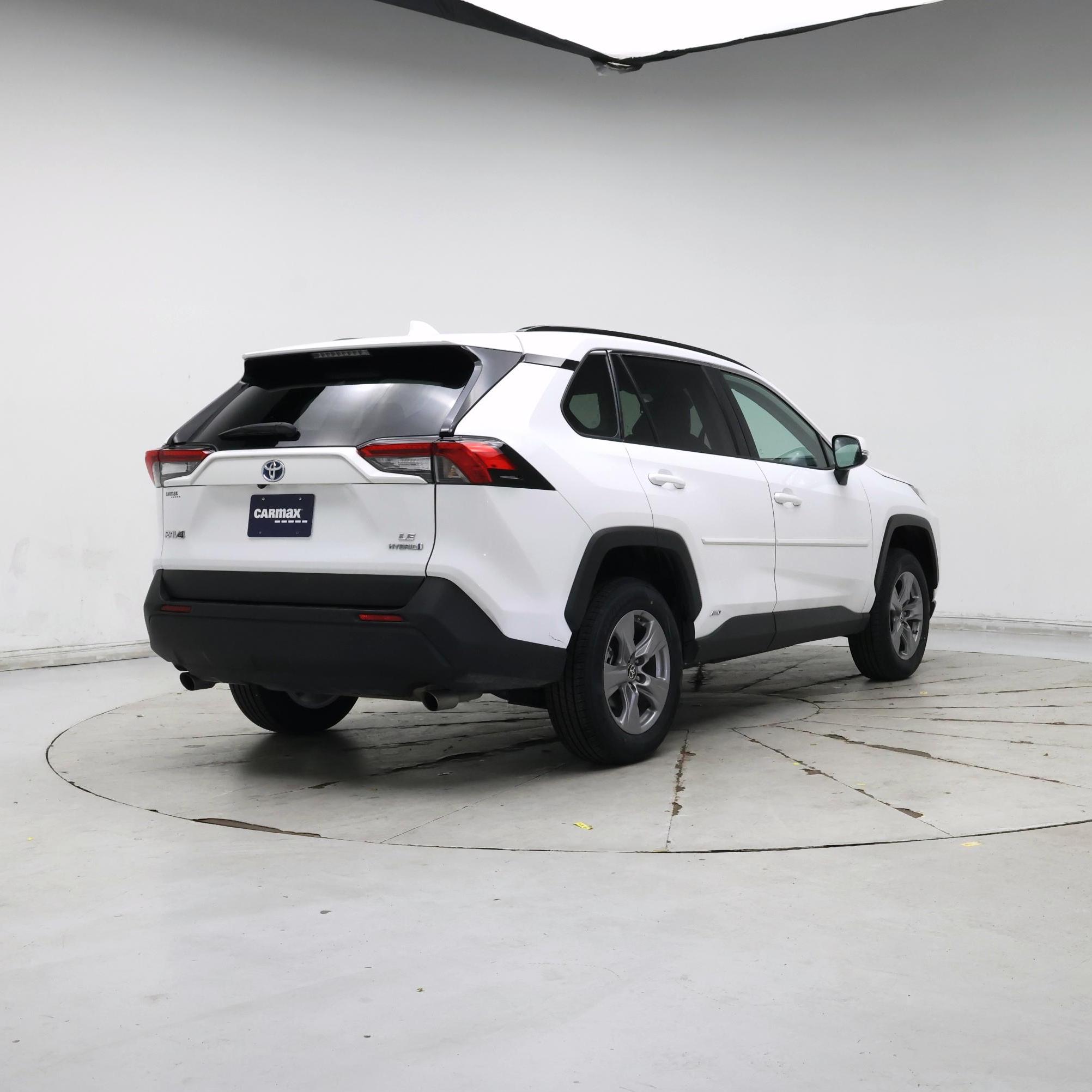 Thumbnail: 2024 Toyota RAV4 - 8