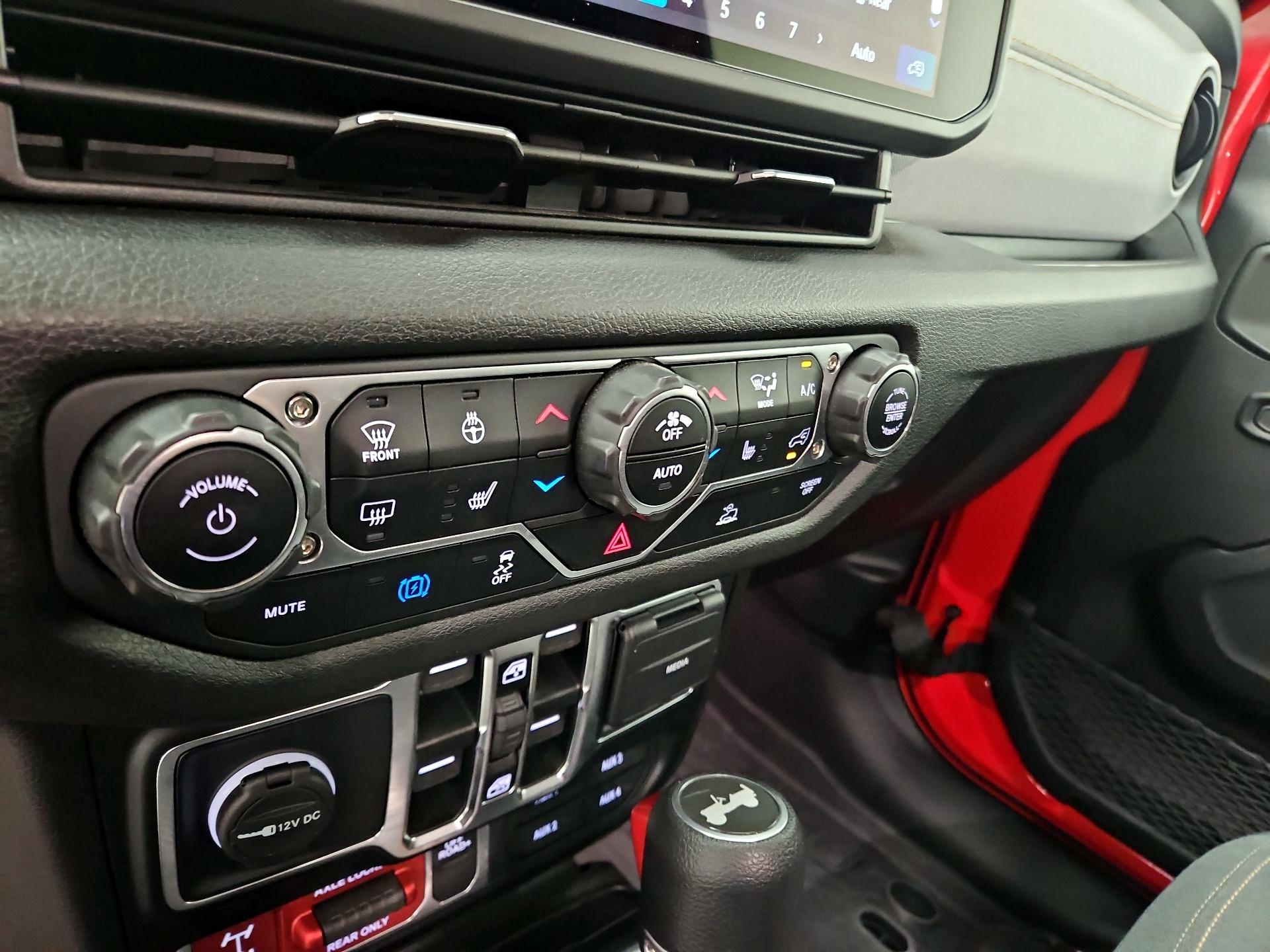 Thumbnail: 2024 Jeep Wrangler - 16