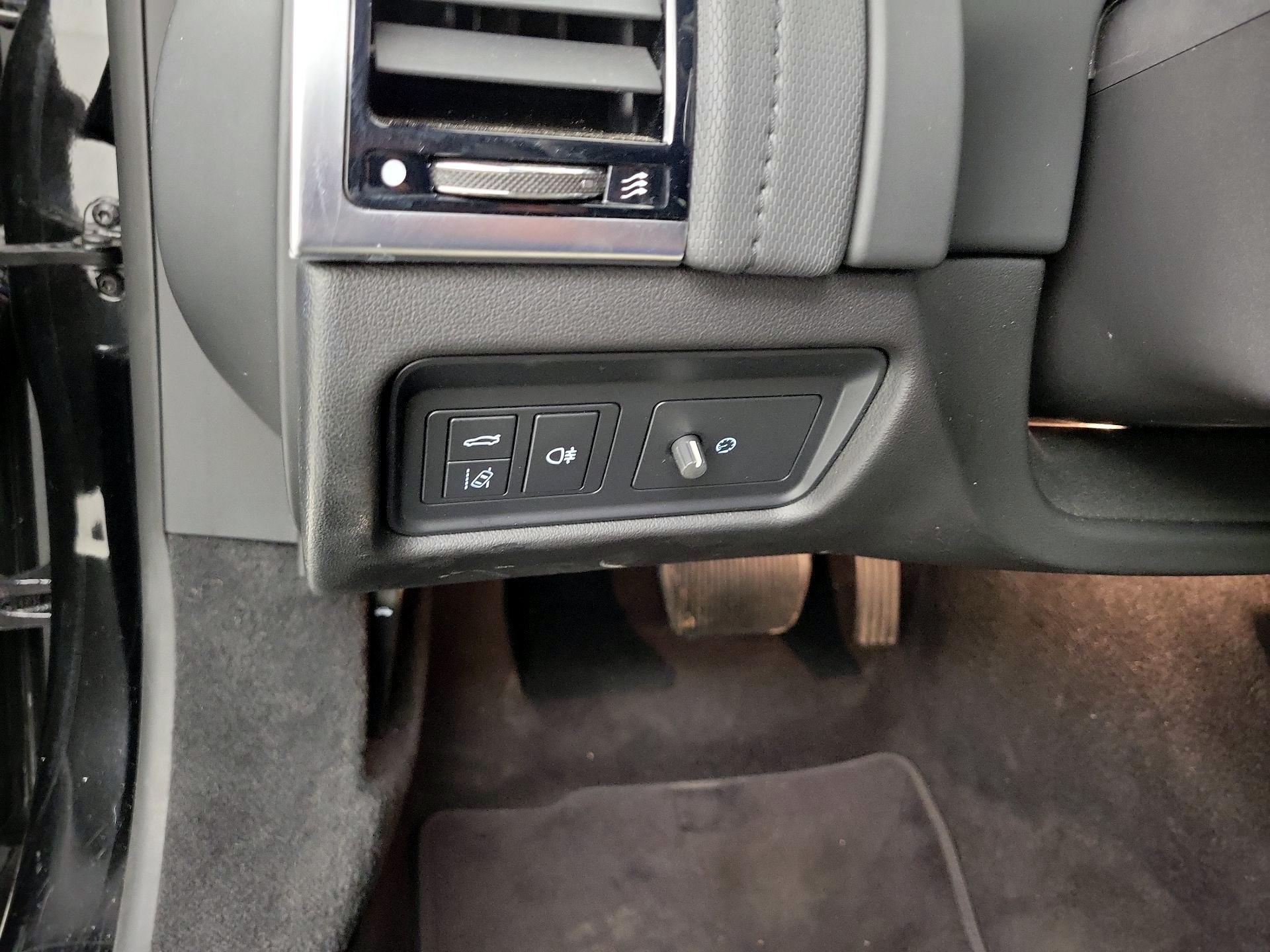 Thumbnail: 2020 Jaguar F-Type - 13