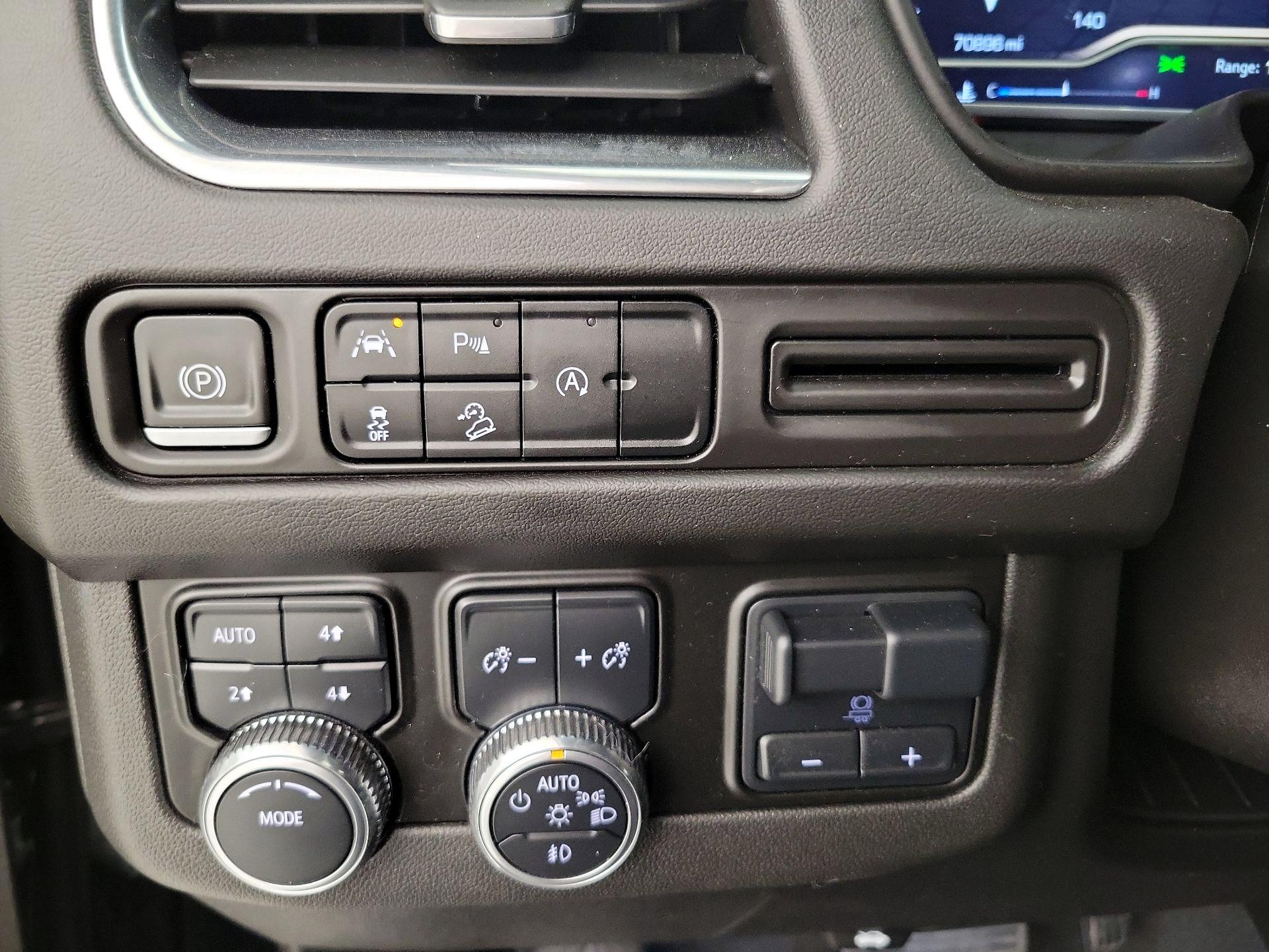 Thumbnail: 2023 GMC Yukon - 13