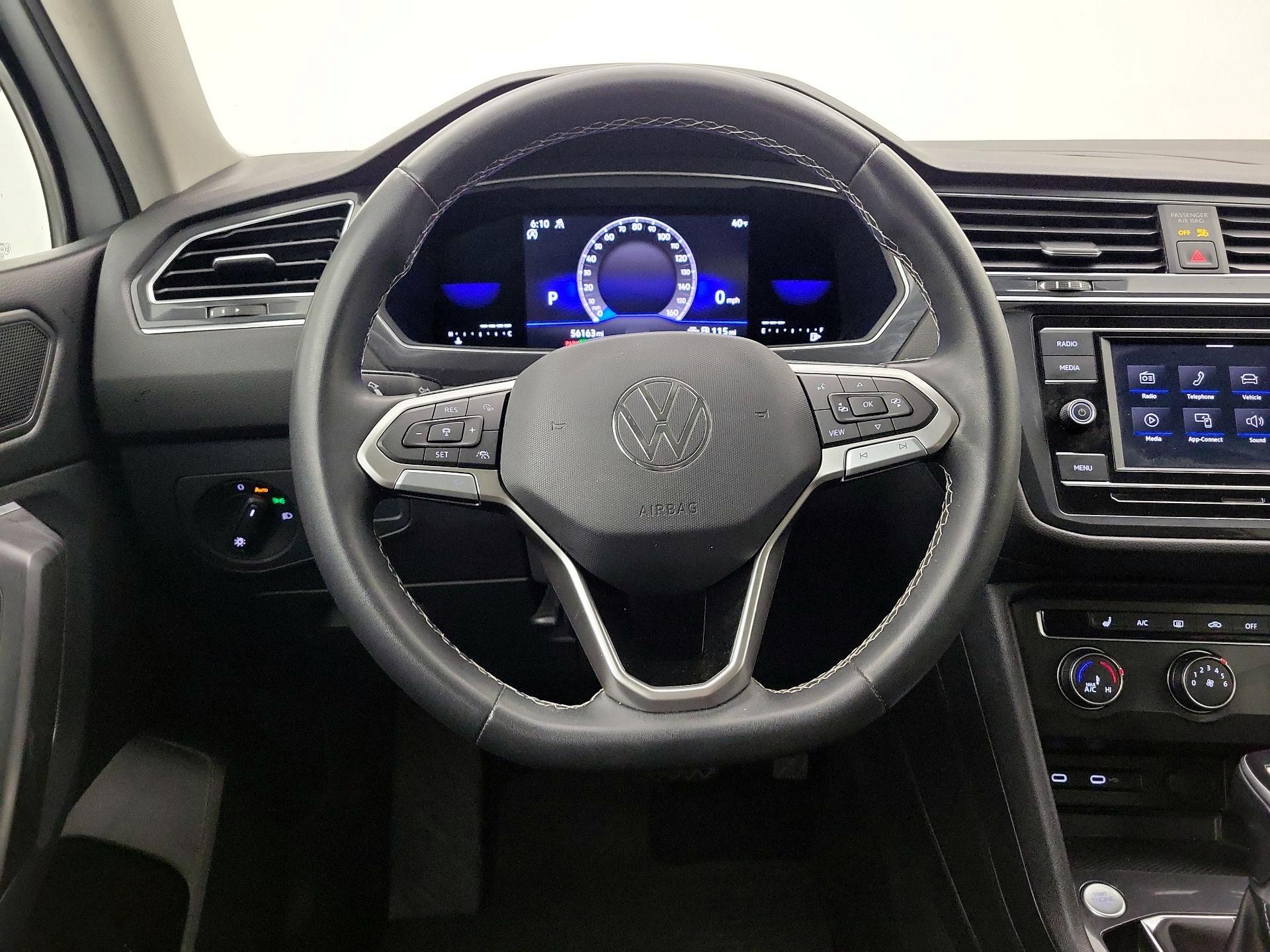 Thumbnail: 2022 Volkswagen Tiguan - 10