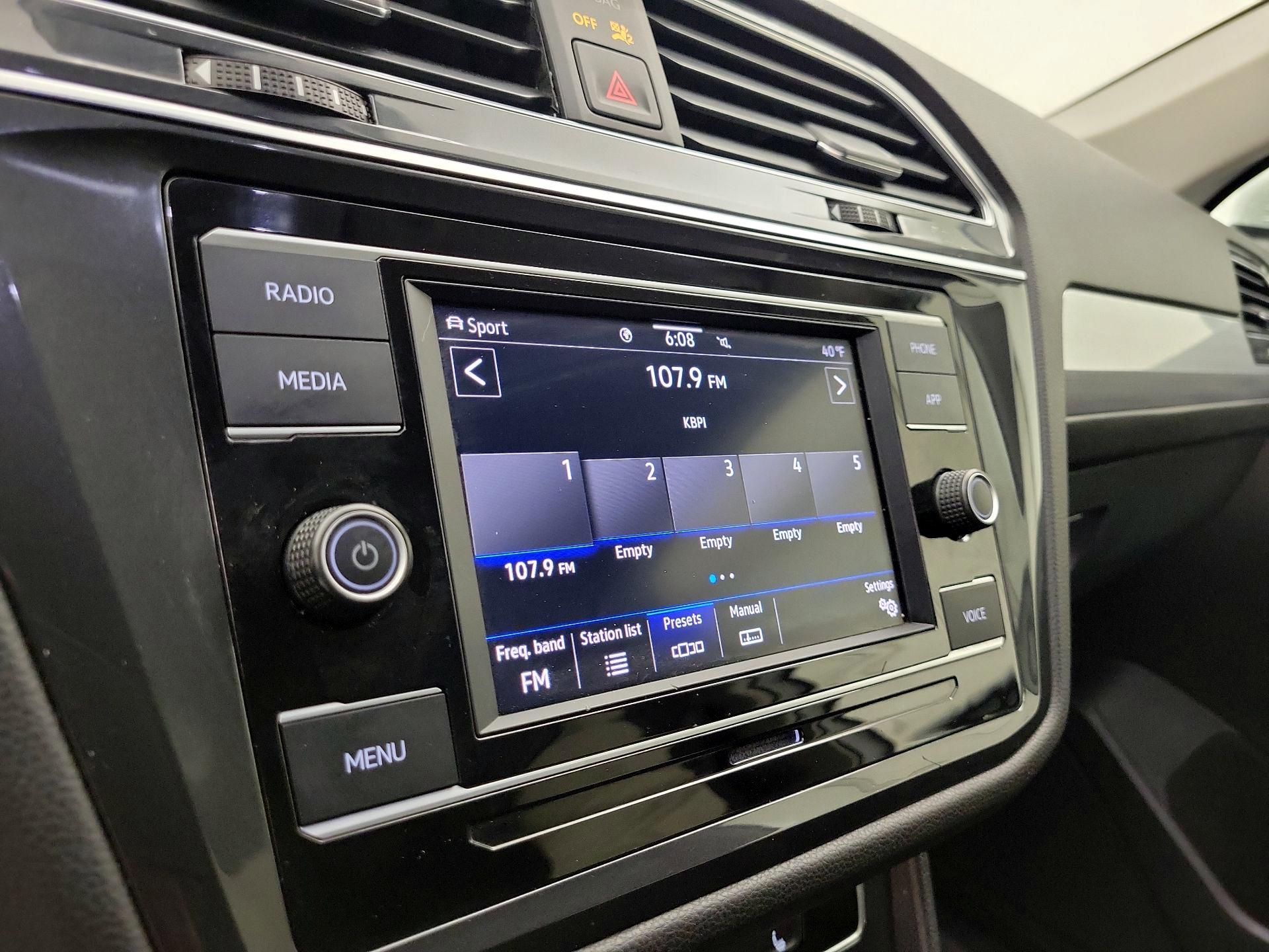 Thumbnail: 2022 Volkswagen Tiguan - 15