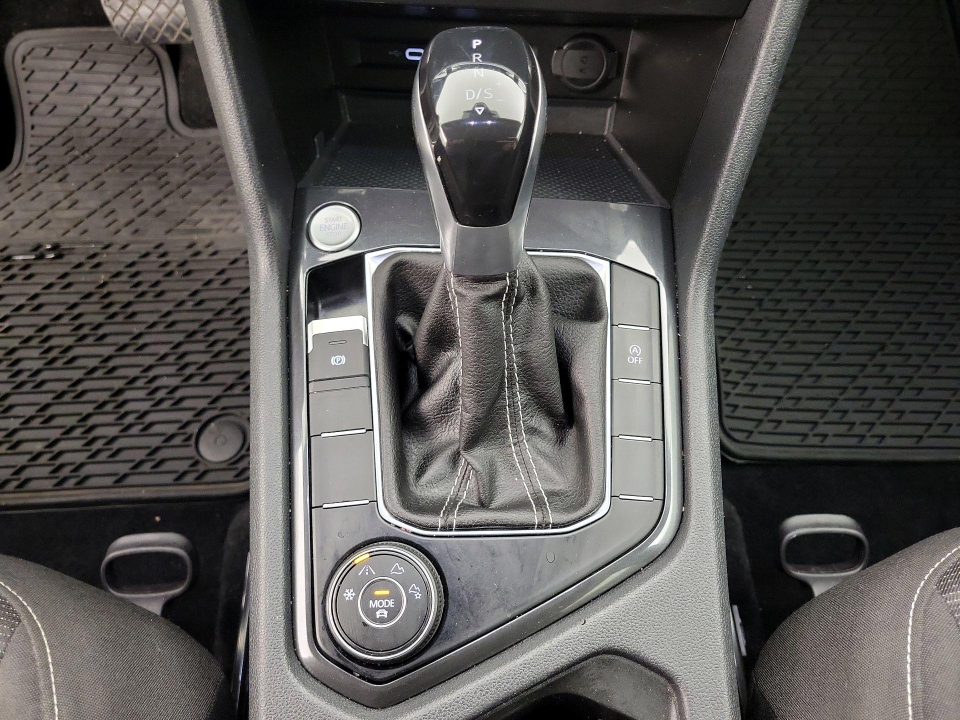 Thumbnail: 2022 Volkswagen Tiguan - 17