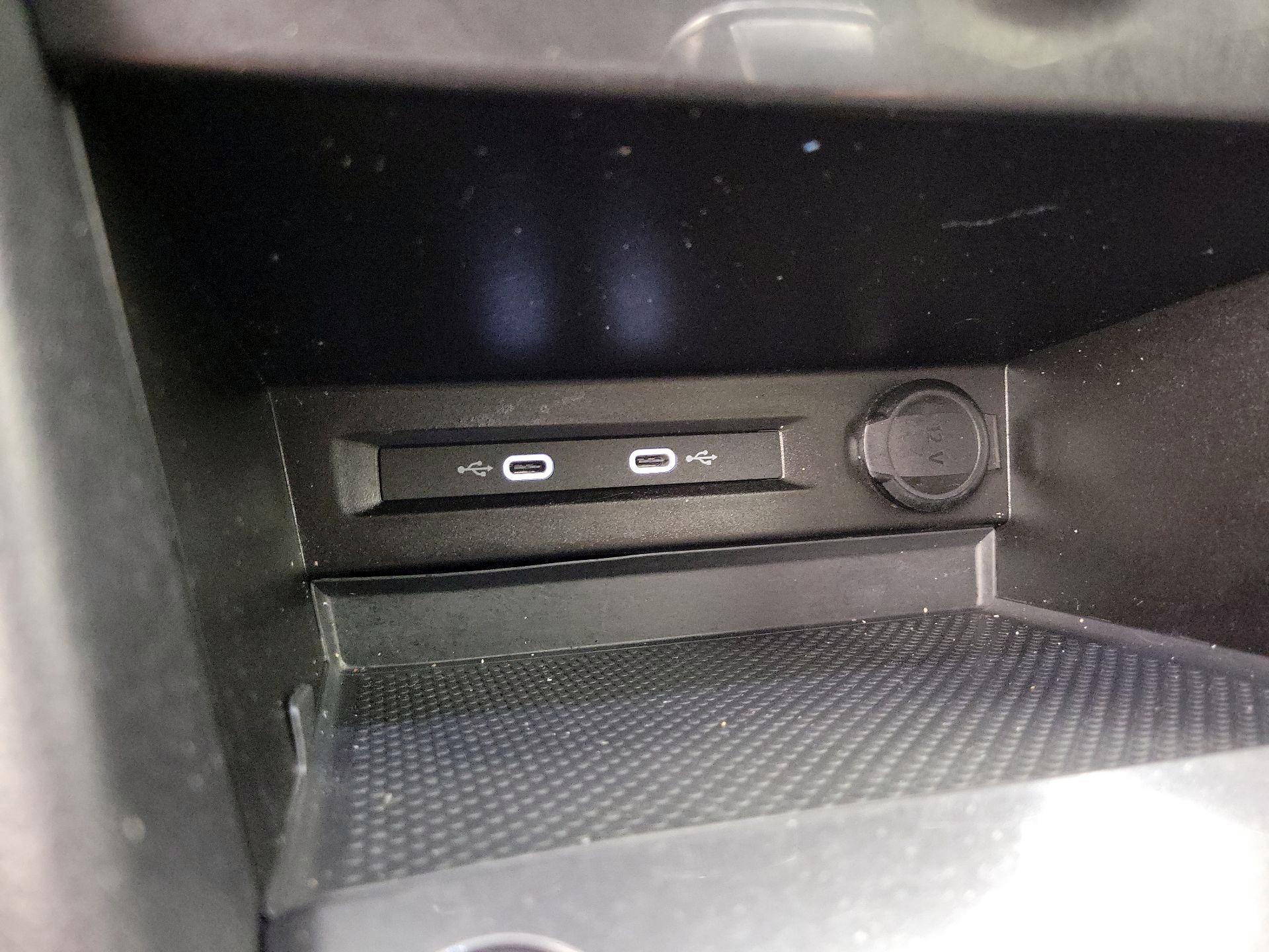 Thumbnail: 2022 Volkswagen Tiguan - 18