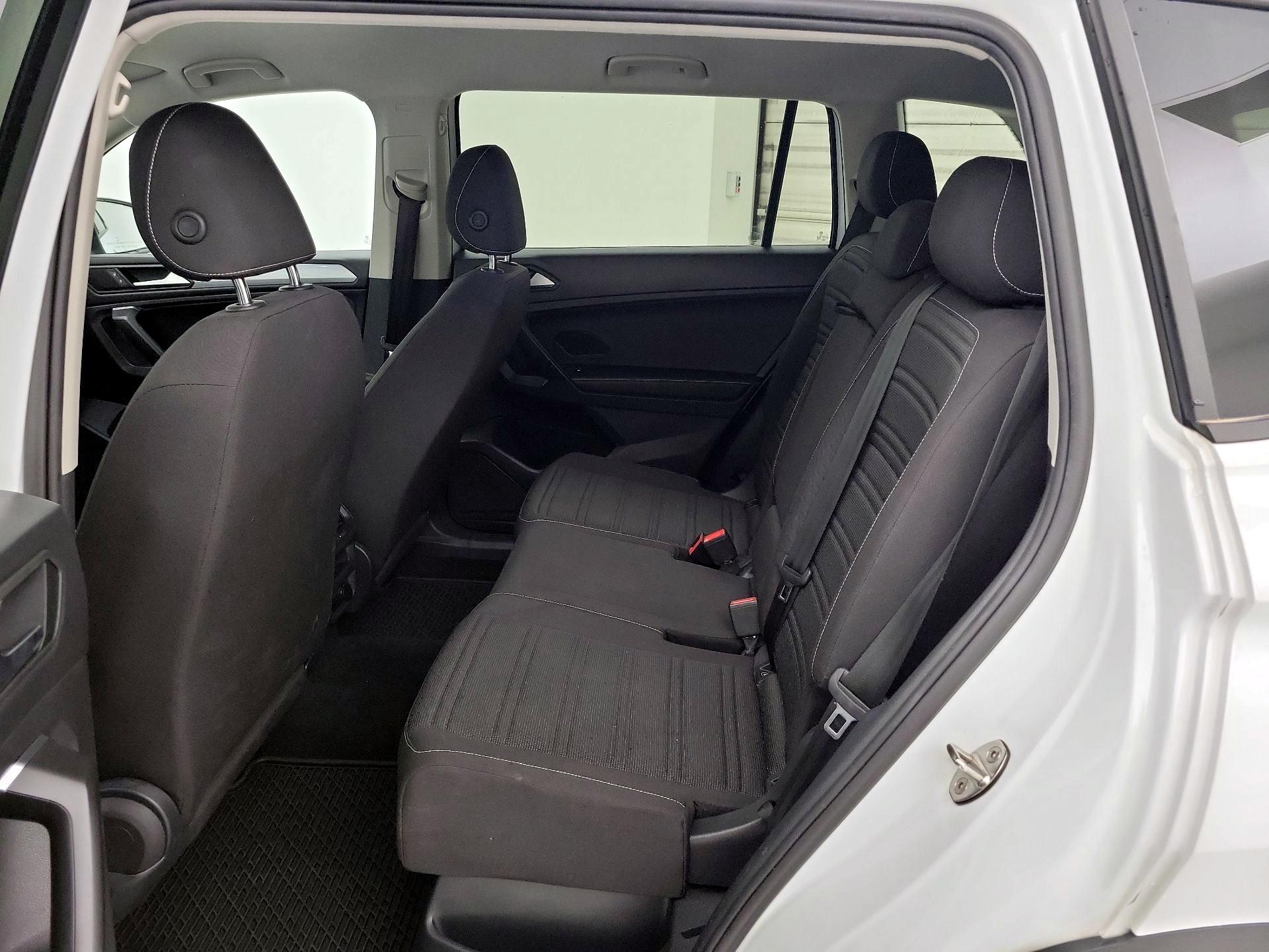 Thumbnail: 2022 Volkswagen Tiguan - 19