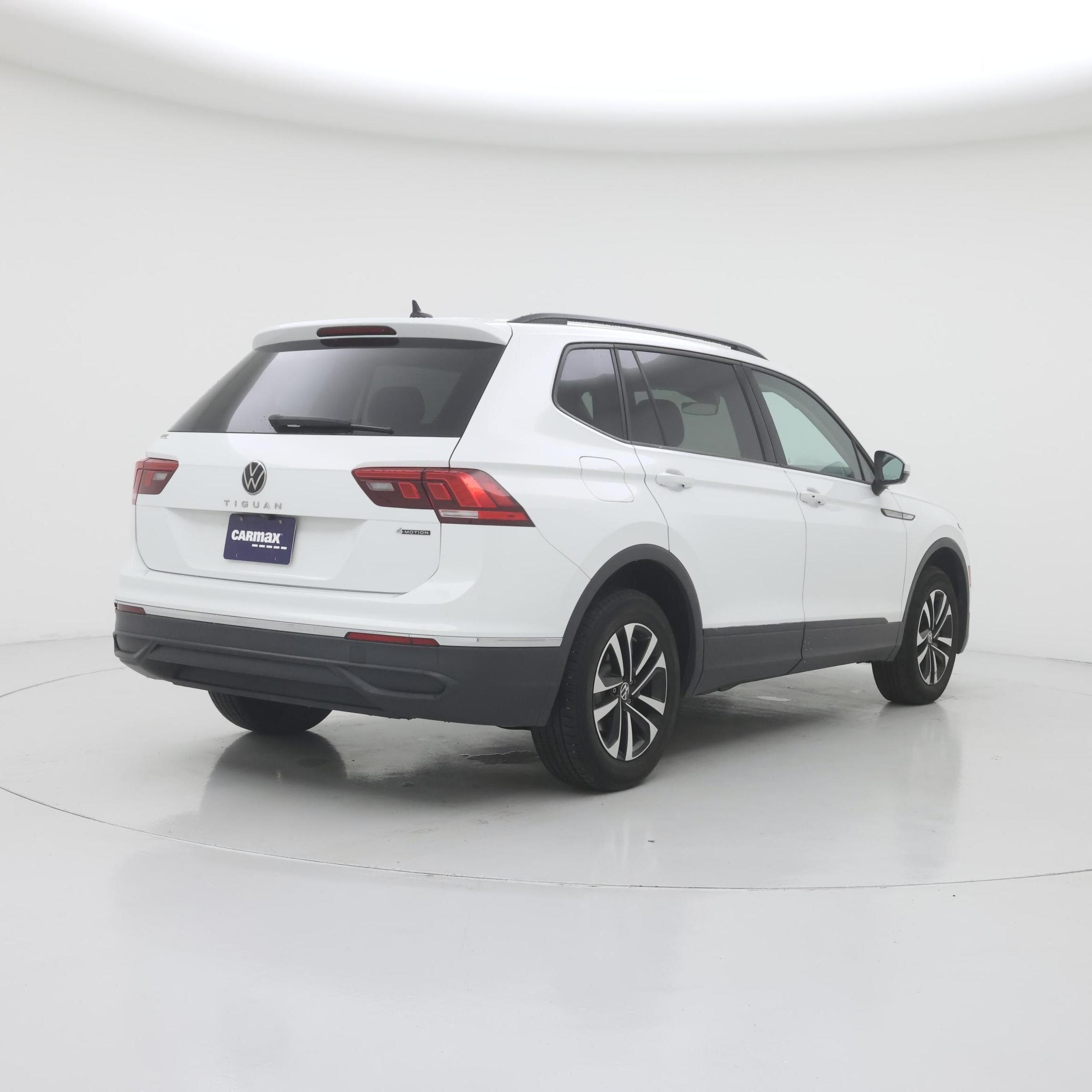 Thumbnail: 2022 Volkswagen Tiguan - 8