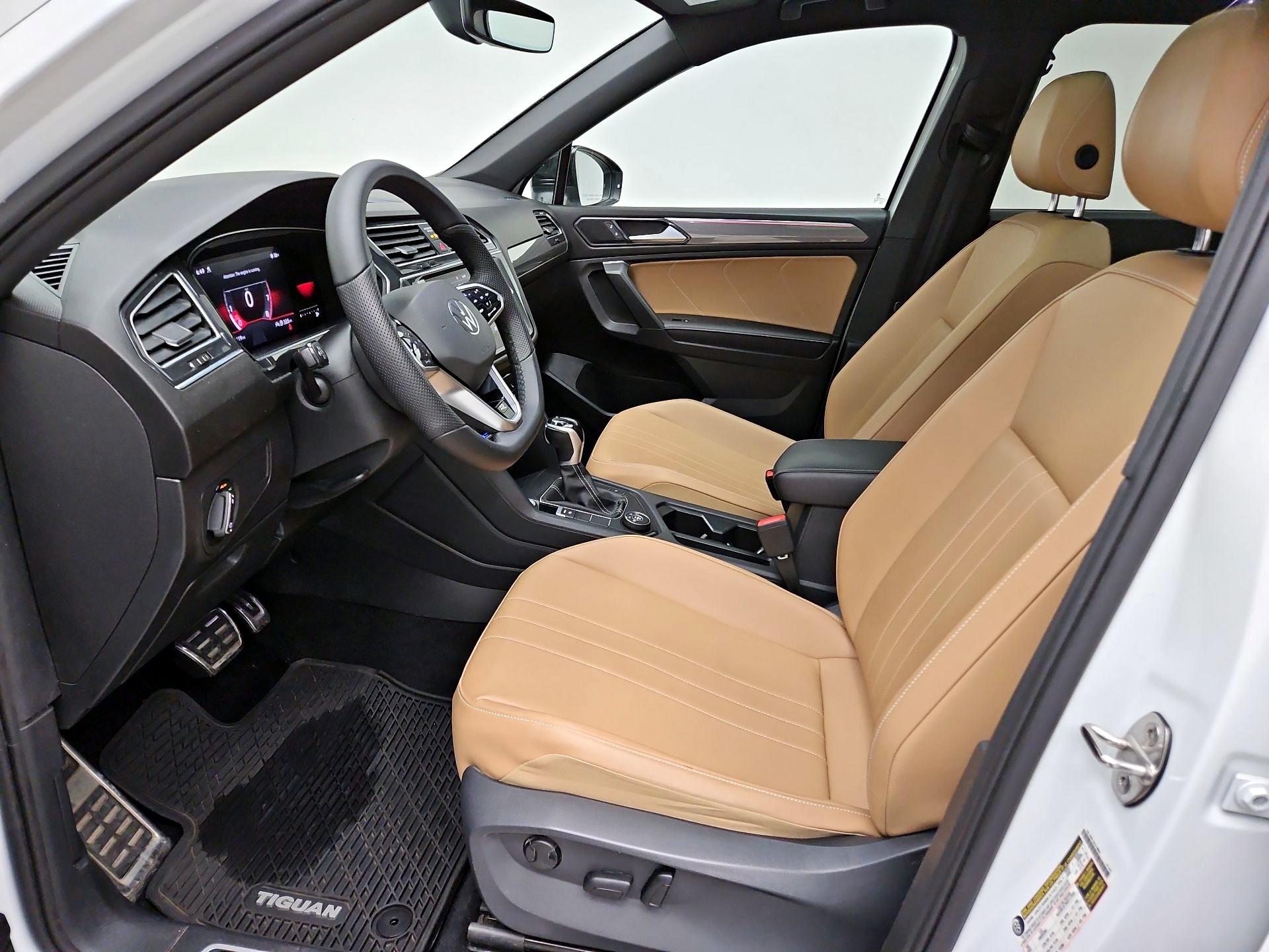 Thumbnail: 2022 Volkswagen Tiguan - 11