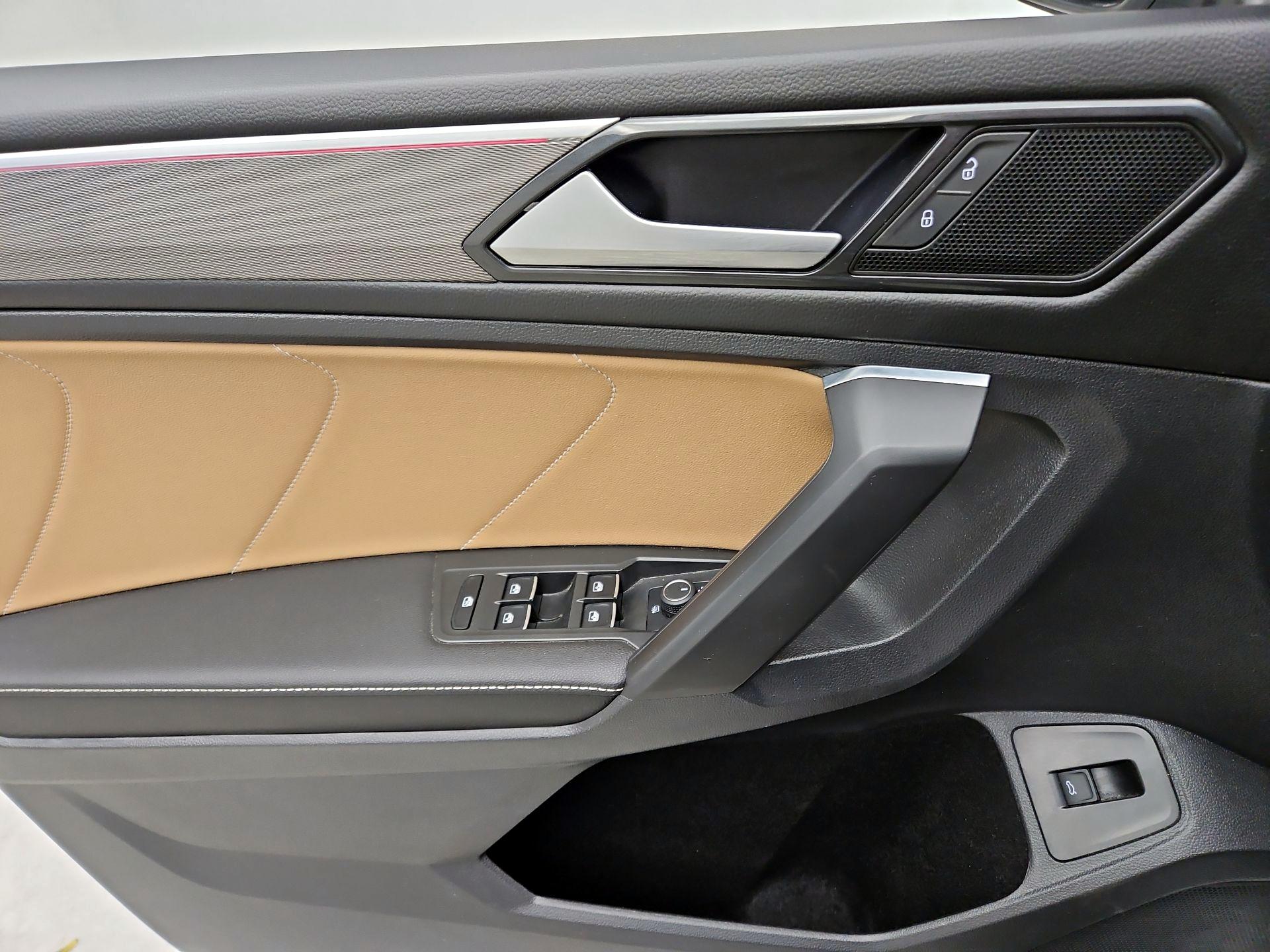 Thumbnail: 2022 Volkswagen Tiguan - 12