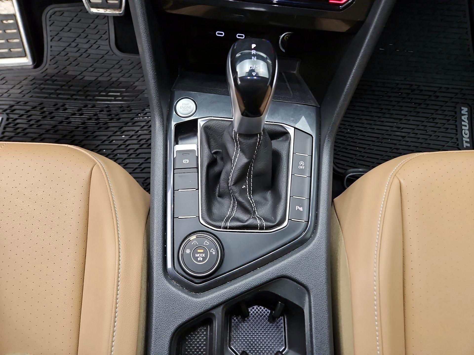 Thumbnail: 2022 Volkswagen Tiguan - 17