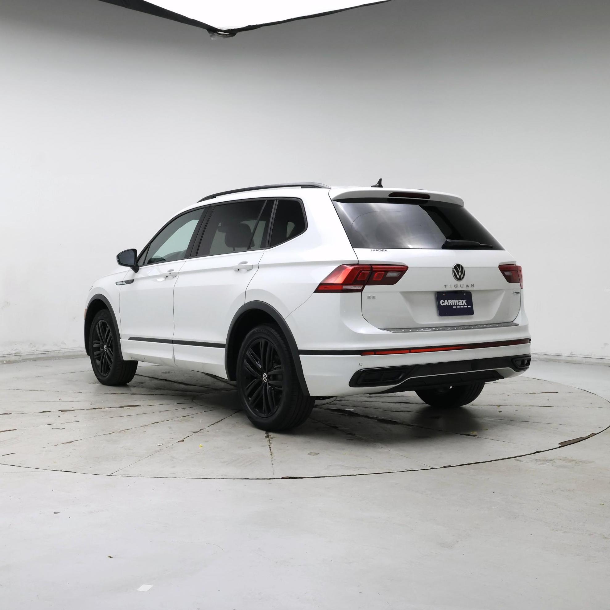 Thumbnail: 2022 Volkswagen Tiguan - 2