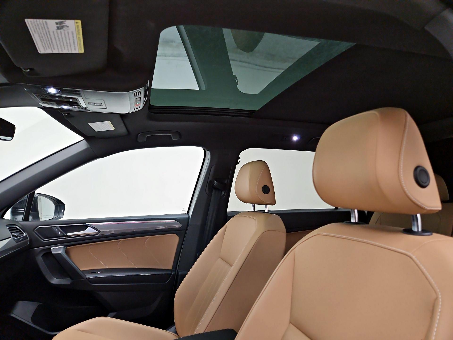 Thumbnail: 2022 Volkswagen Tiguan - 19