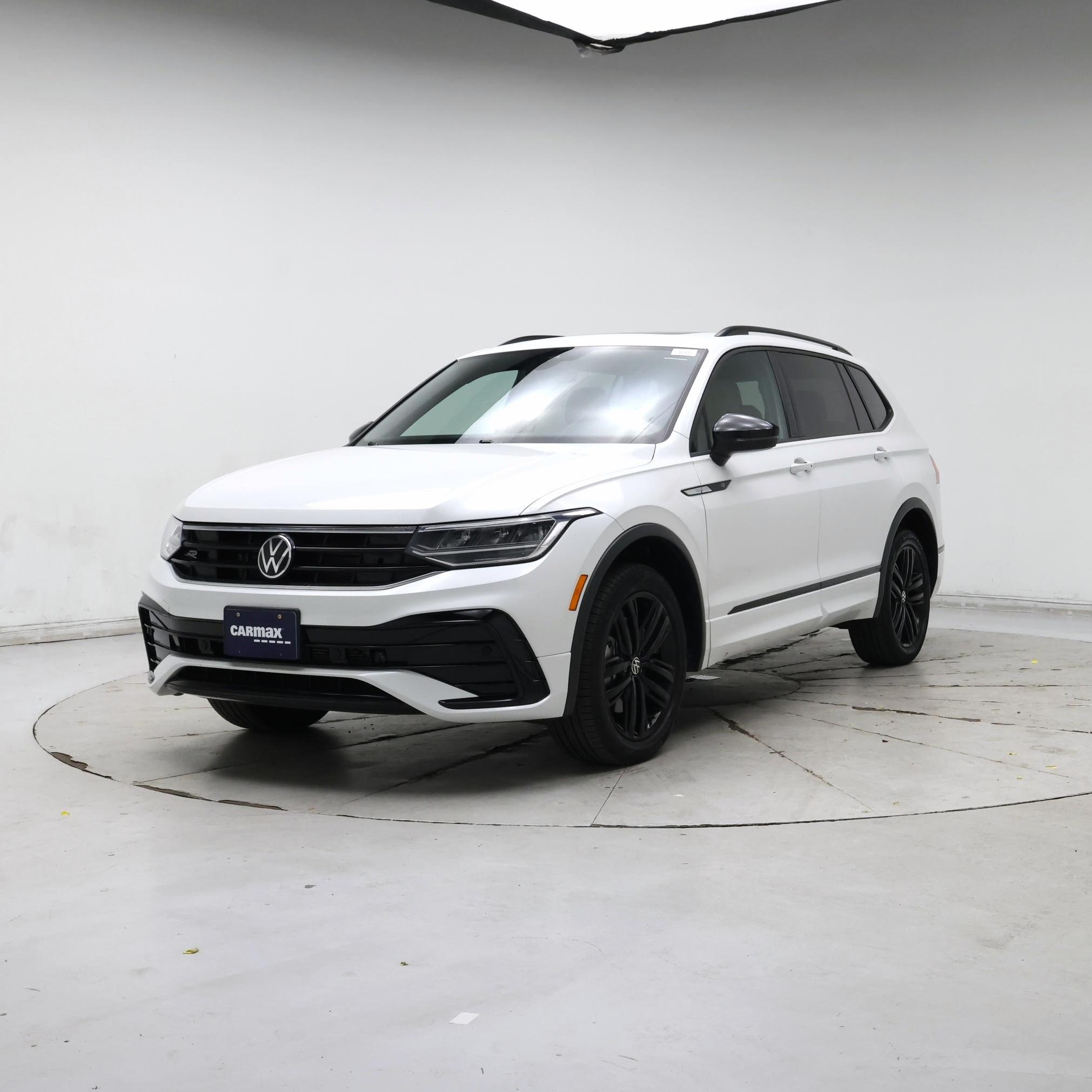 Thumbnail: 2022 Volkswagen Tiguan - 4