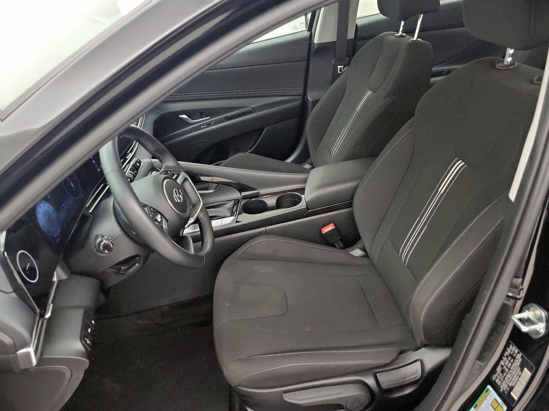 Thumbnail: 2023 Hyundai Elantra - 11