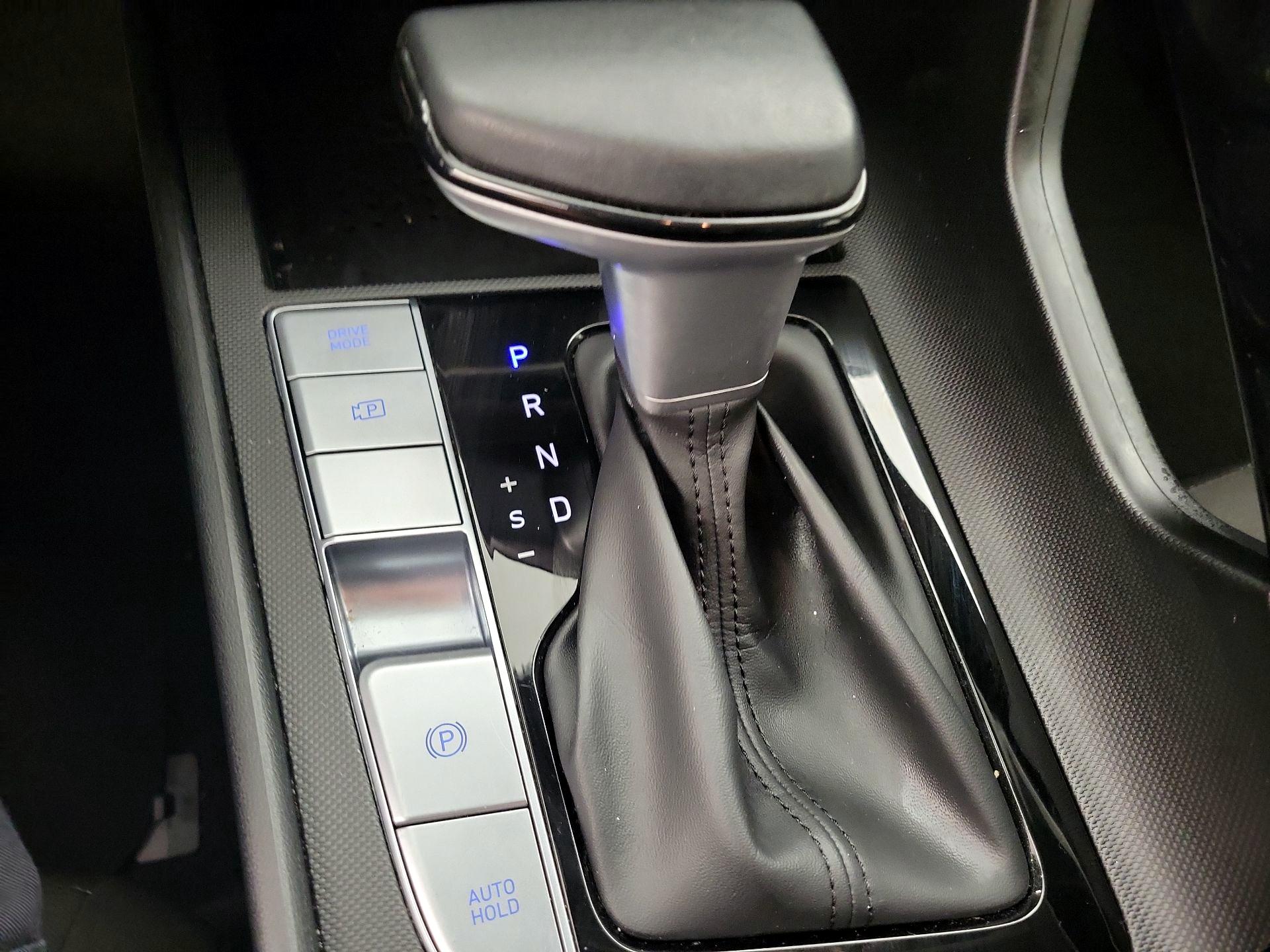 Thumbnail: 2023 Hyundai Elantra - 18