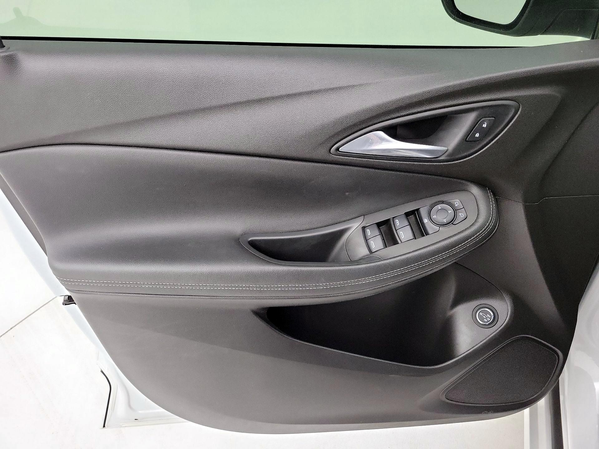 Thumbnail: 2020 Buick Encore GX - 12