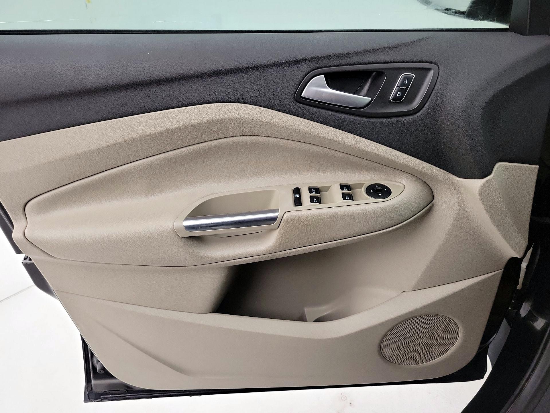 Thumbnail: 2016 Ford Escape - 10