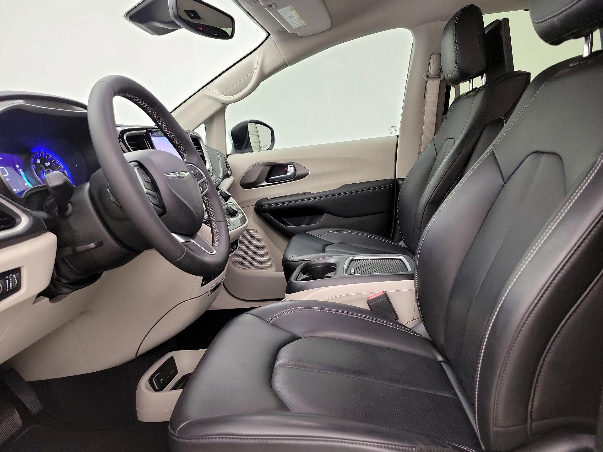 Thumbnail: 2023 Chrysler Pacifica - 11