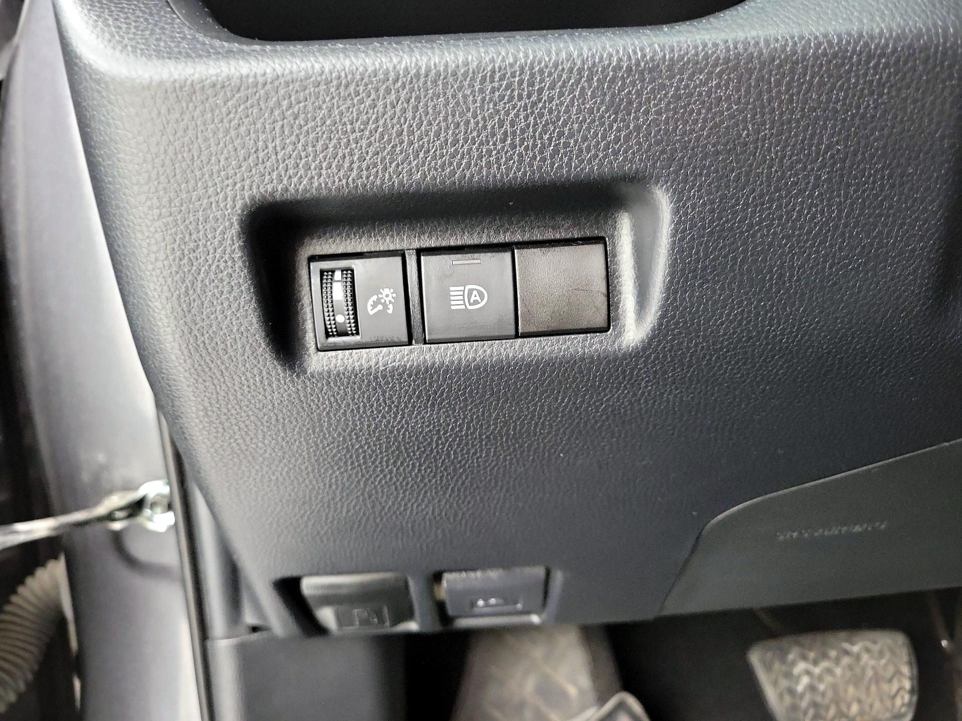 Thumbnail: 2020 Toyota RAV4 - 13