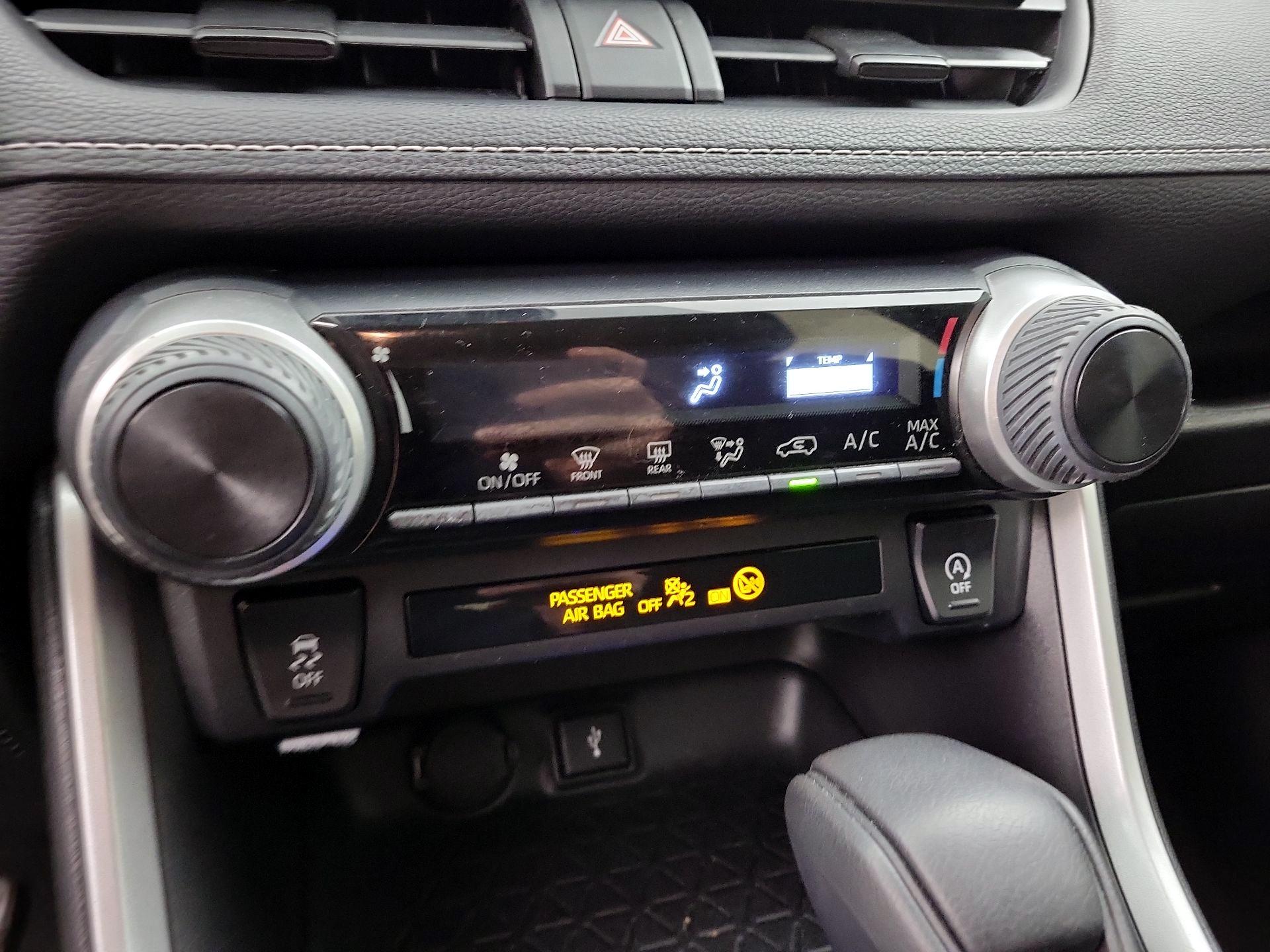 Thumbnail: 2020 Toyota RAV4 - 16