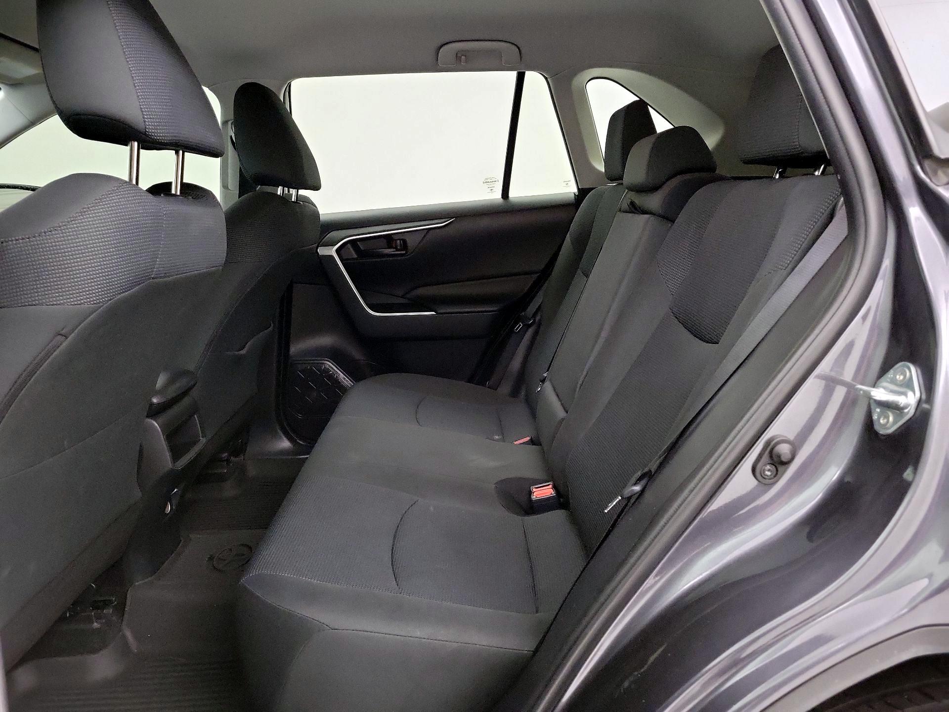 Thumbnail: 2020 Toyota RAV4 - 19