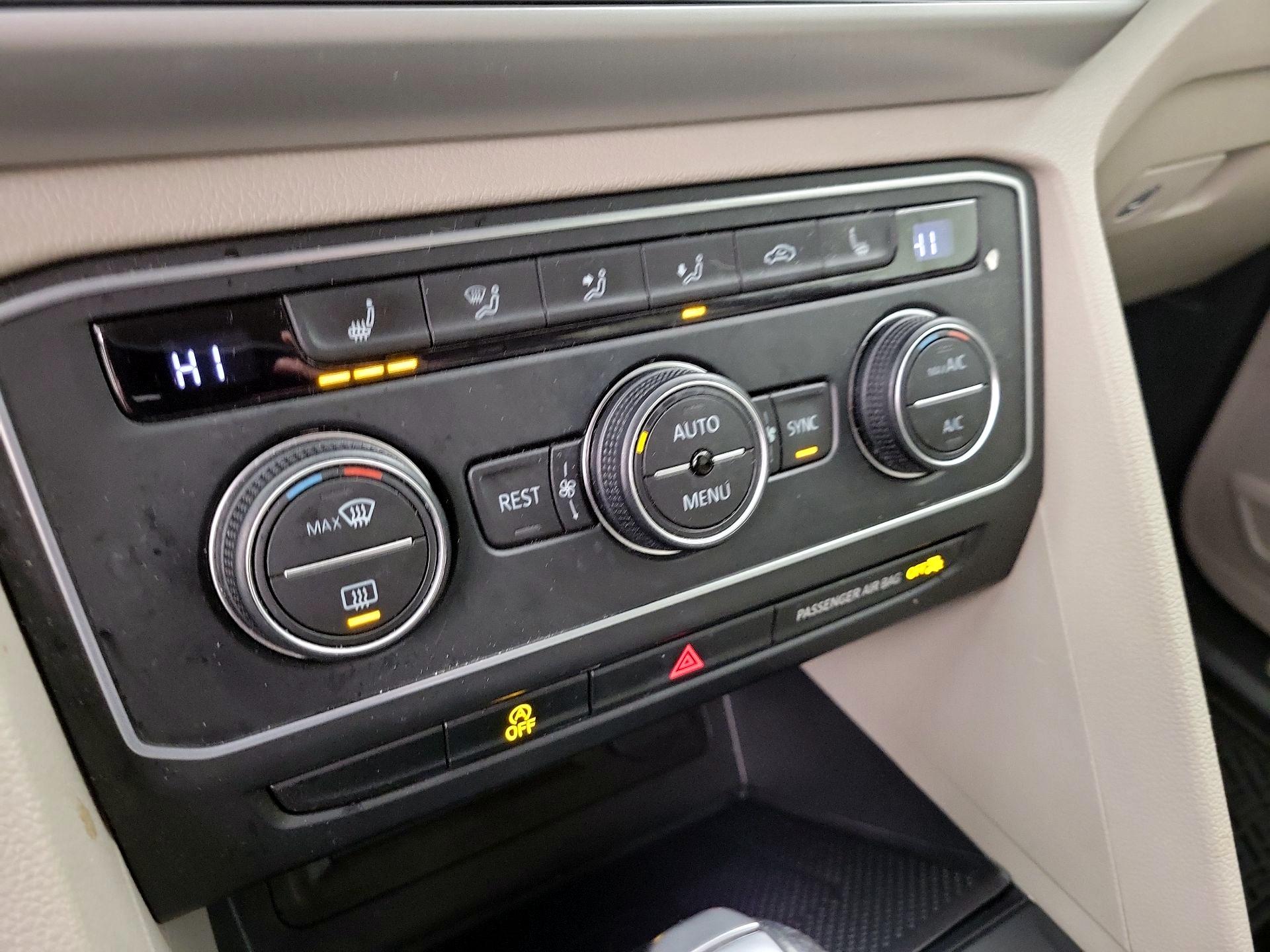 Thumbnail: 2021 Volkswagen Atlas - 16