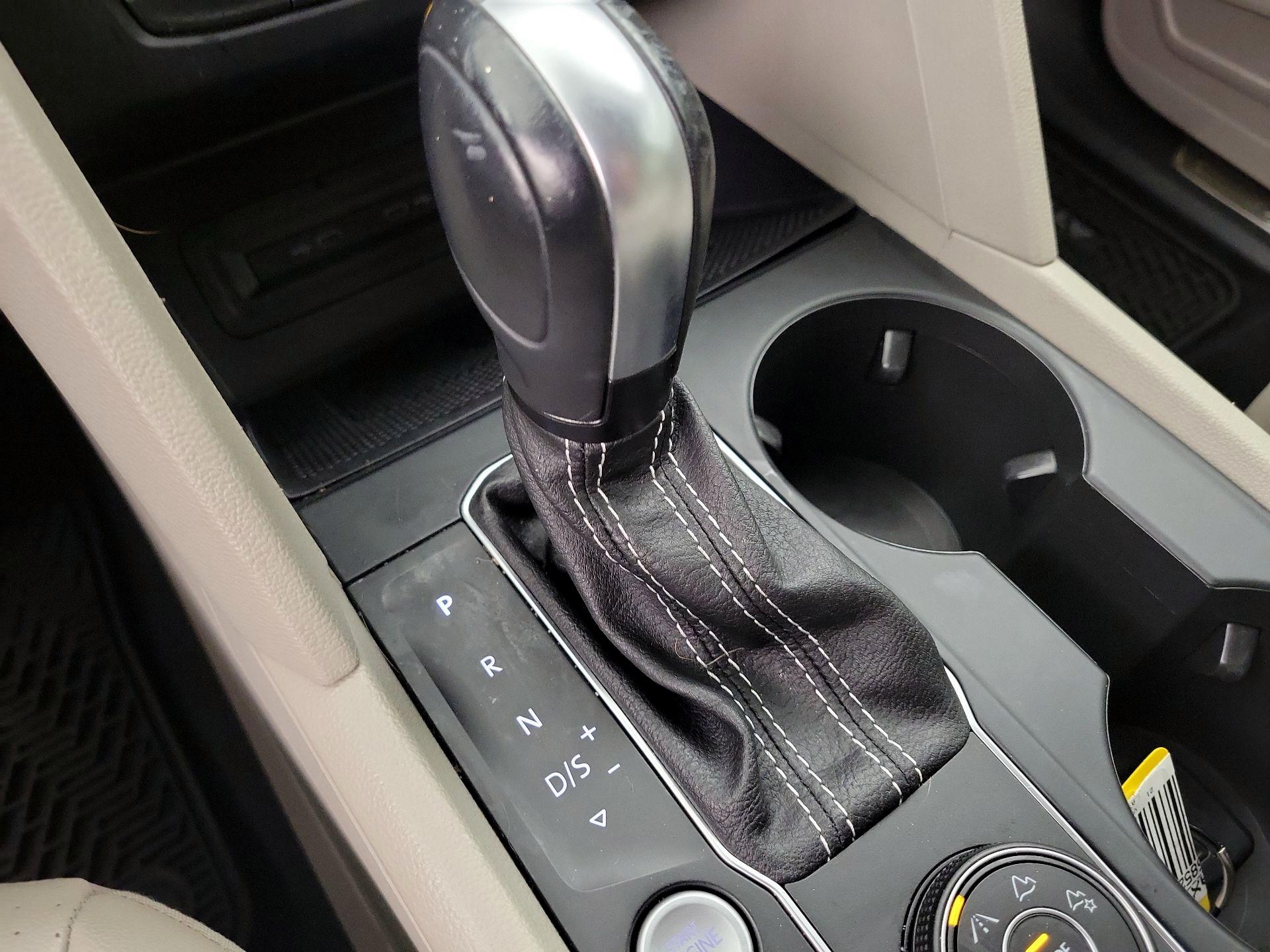 Thumbnail: 2021 Volkswagen Atlas - 17