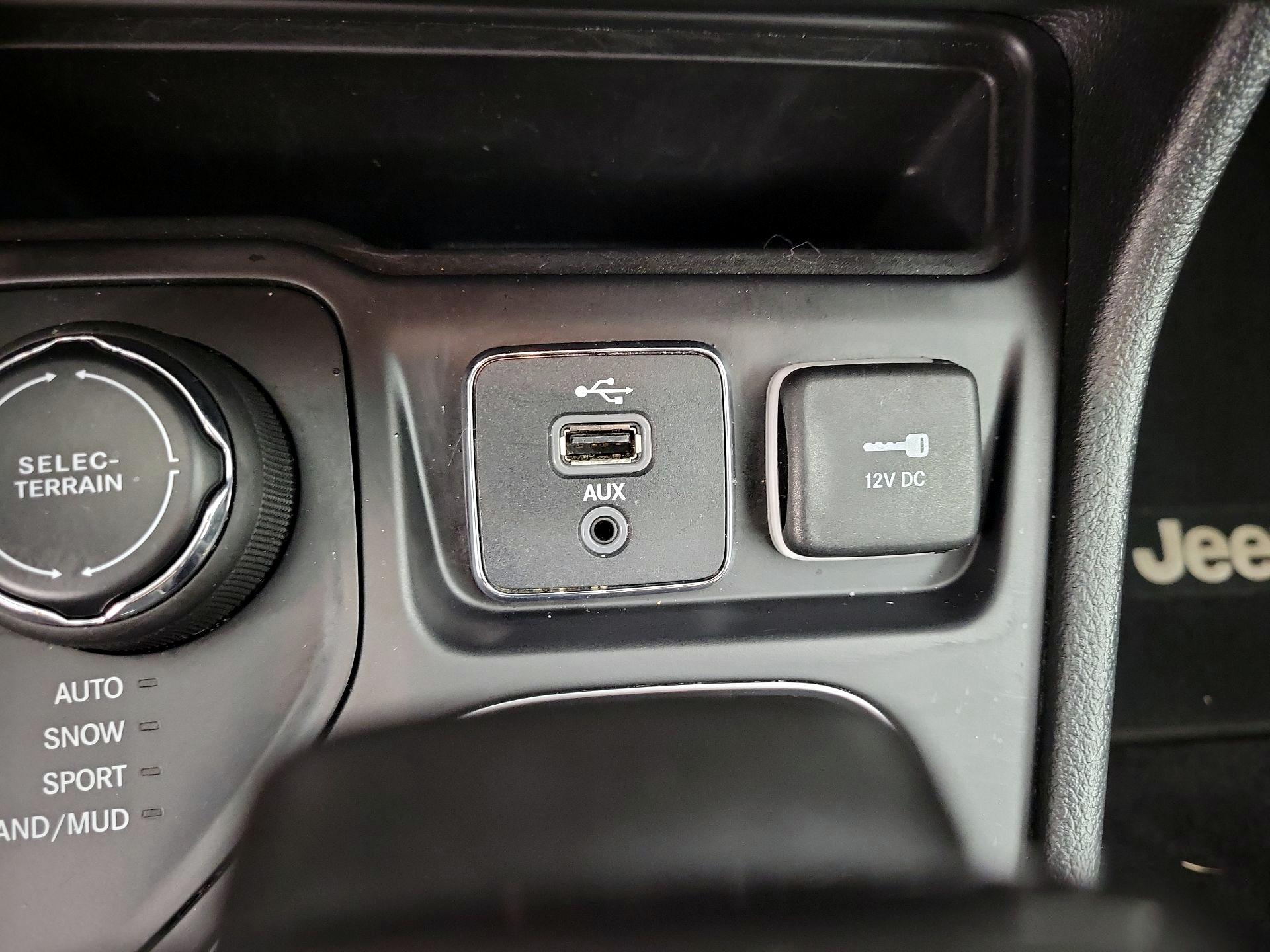 Thumbnail: 2019 Jeep Cherokee - 19