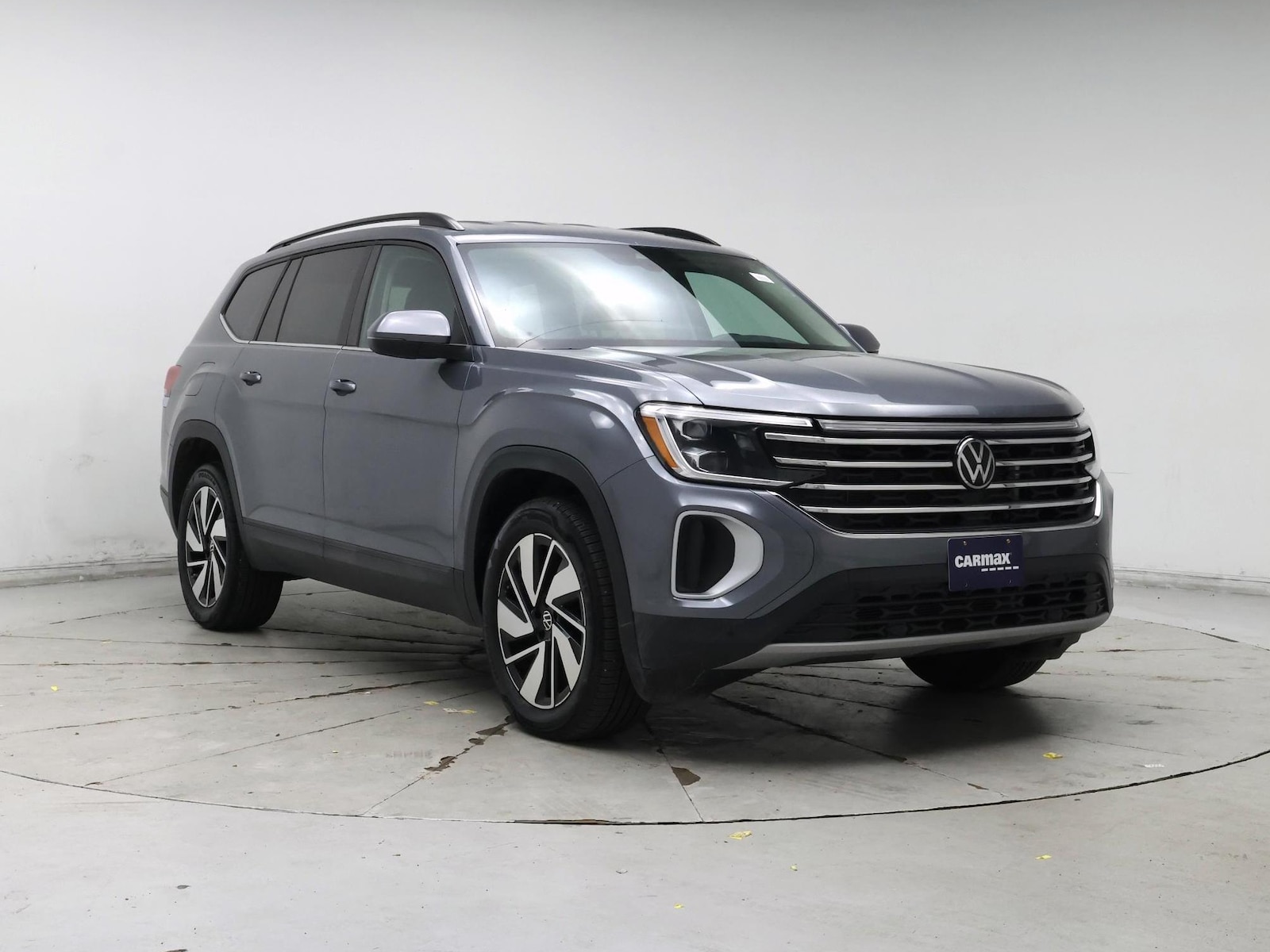 2025 Volkswagen Atlas SE w/Tech - Photo 2