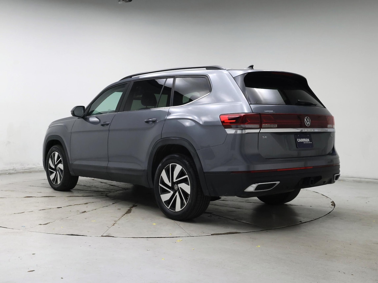 2025 Volkswagen Atlas SE w/Tech - Photo 3