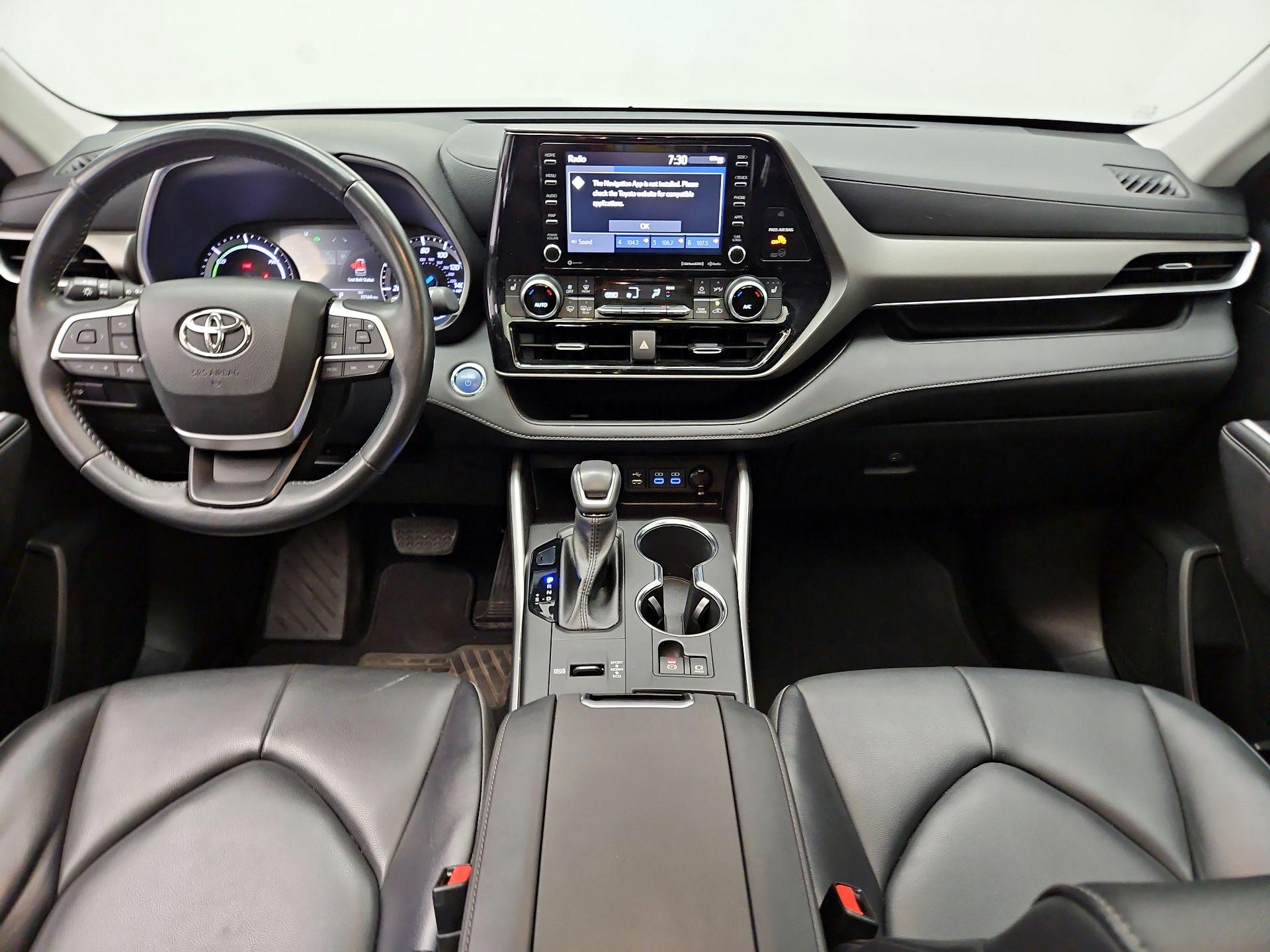 Thumbnail: 2022 Toyota Highlander - 9