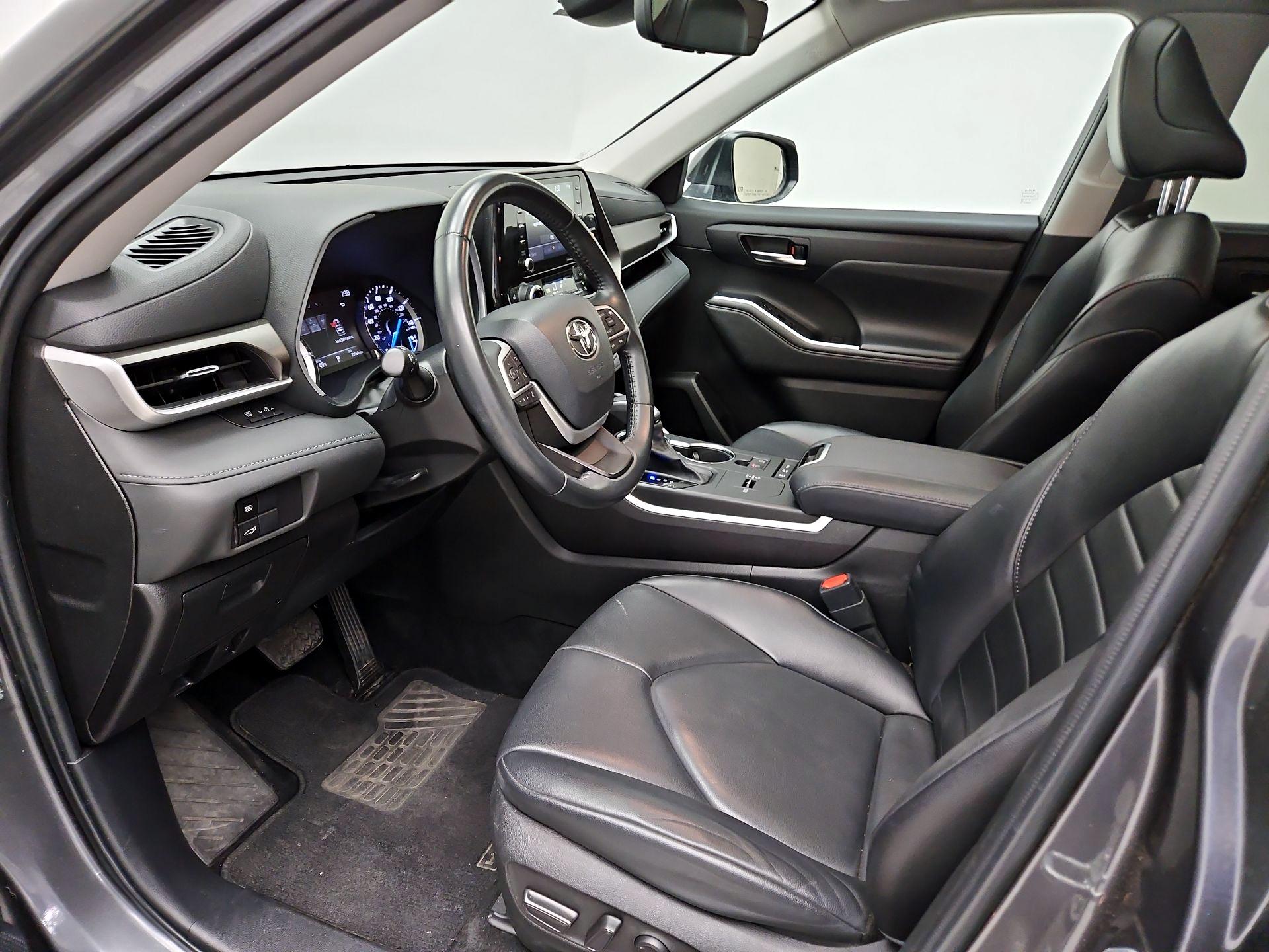 Thumbnail: 2022 Toyota Highlander - 11