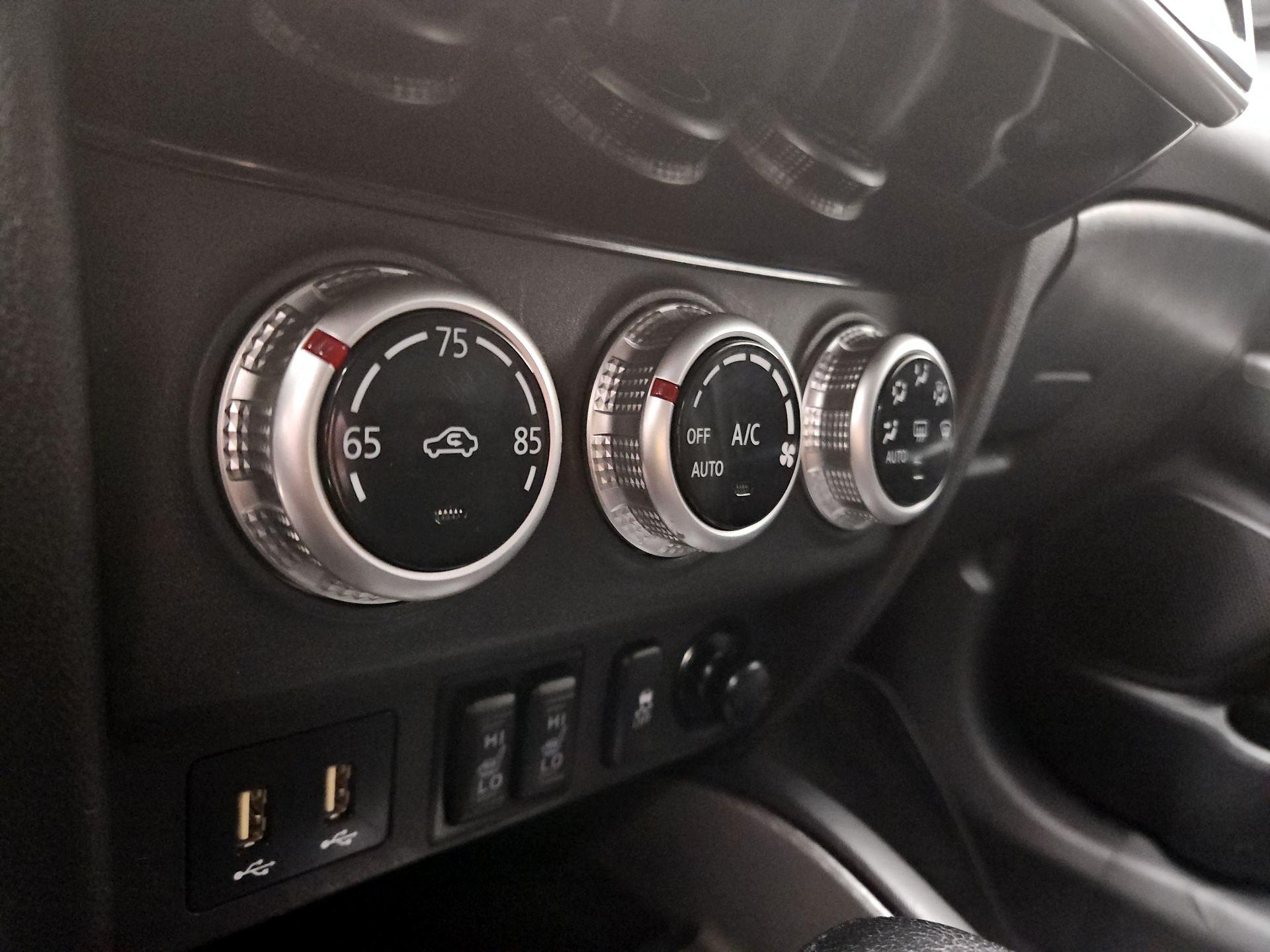 Thumbnail: 2022 Mitsubishi Outlander Sport - 16