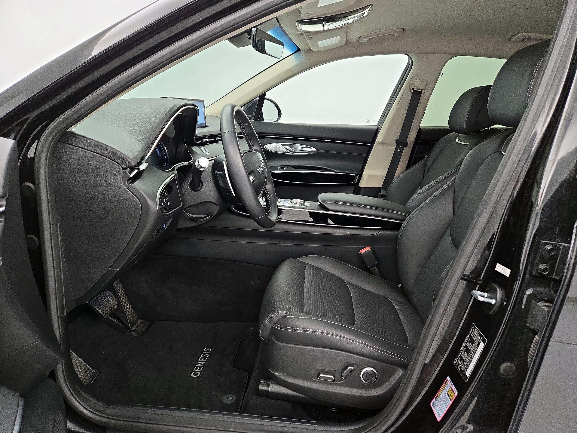 Thumbnail: 2025 Genesis GV70 - 9