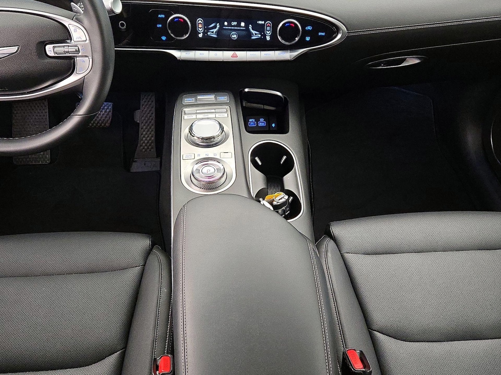 2025 GENESIS GV70 Standard - Photo 17