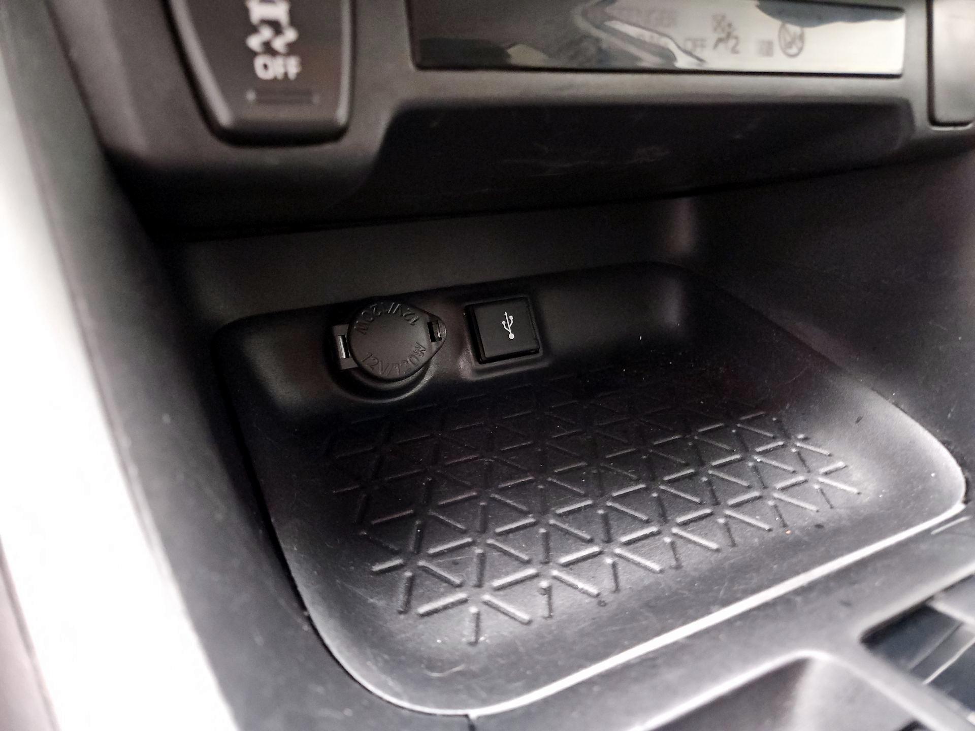 Thumbnail: 2021 Toyota RAV4 - 19