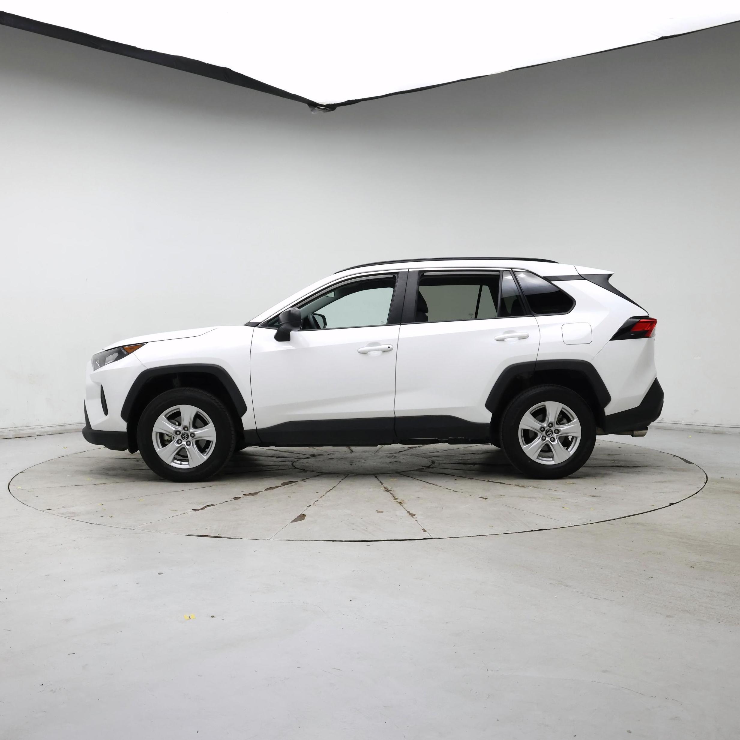 Thumbnail: 2021 Toyota RAV4 - 3
