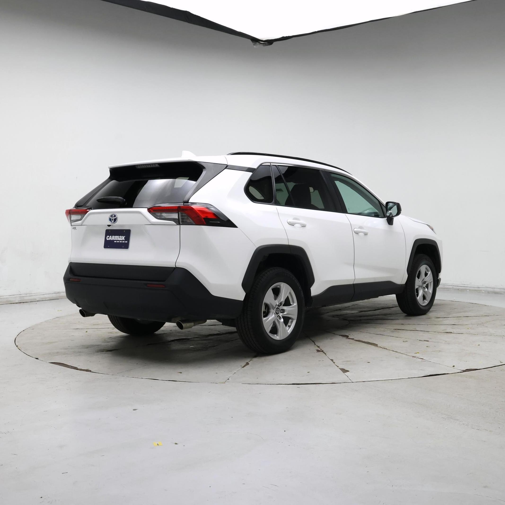 Thumbnail: 2021 Toyota RAV4 - 8