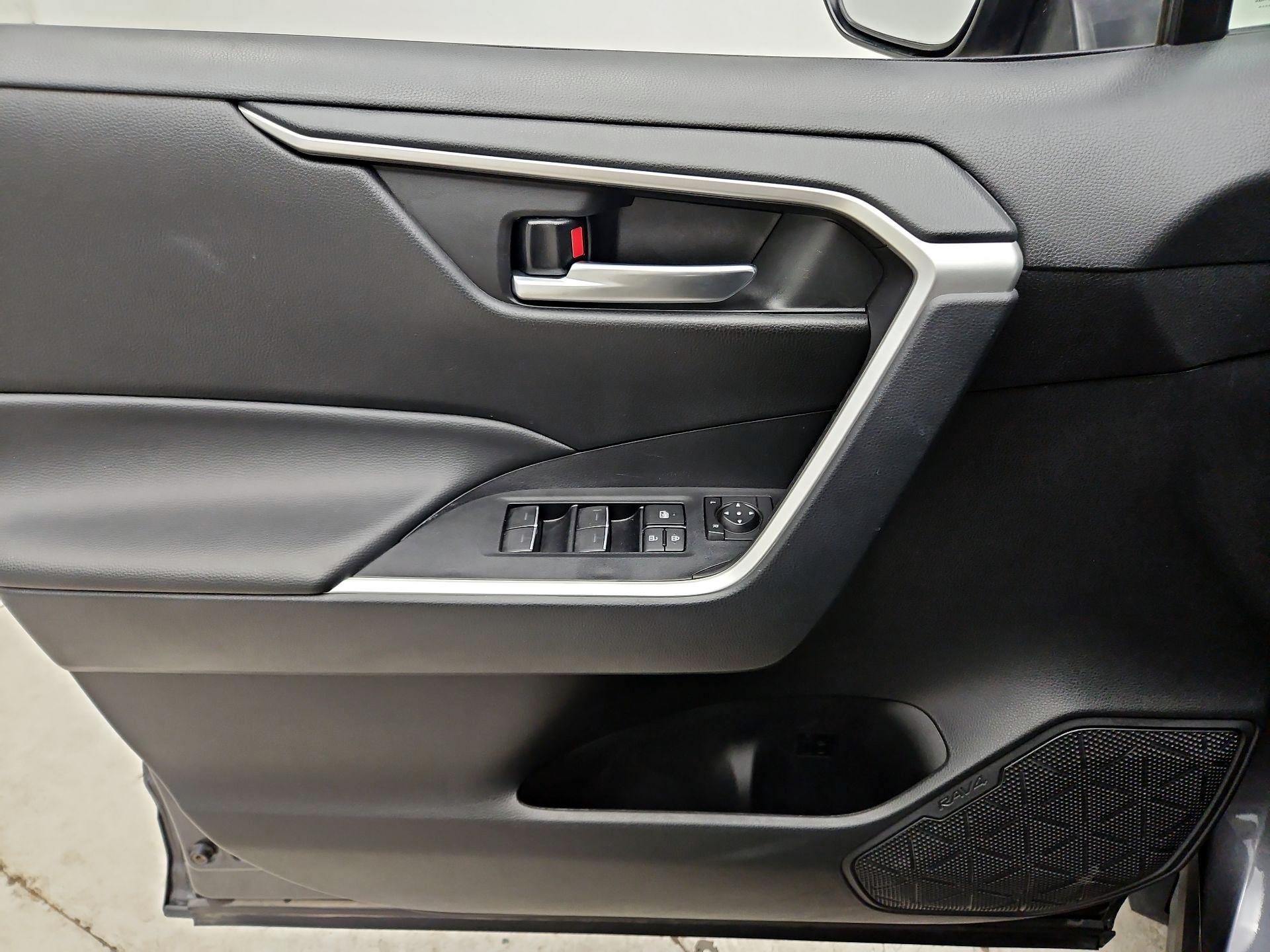 Thumbnail: 2025 Toyota RAV4 - 12