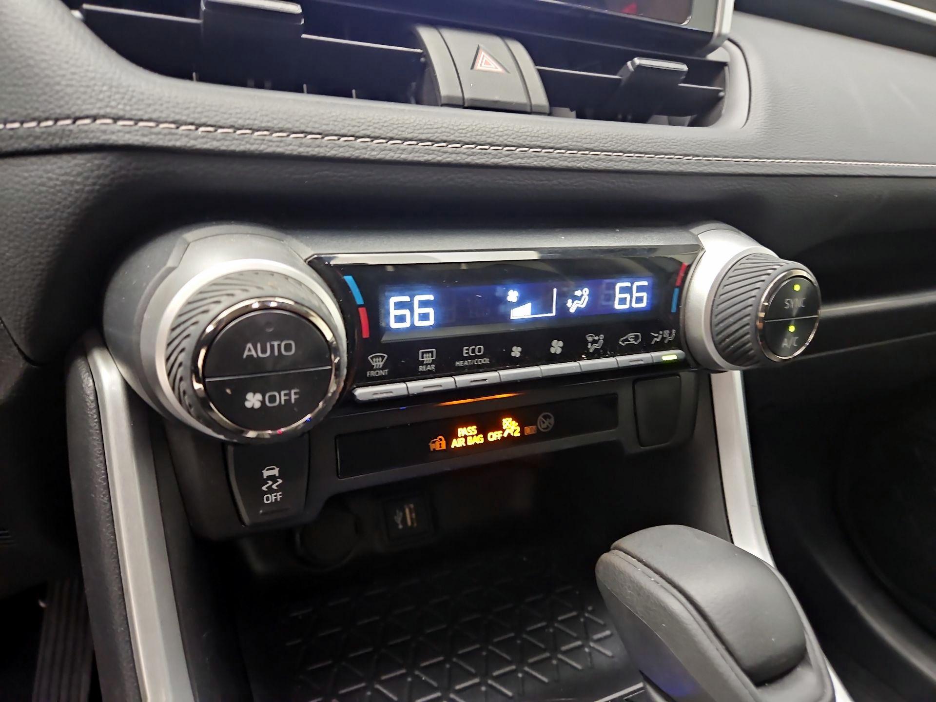 Thumbnail: 2025 Toyota RAV4 - 17