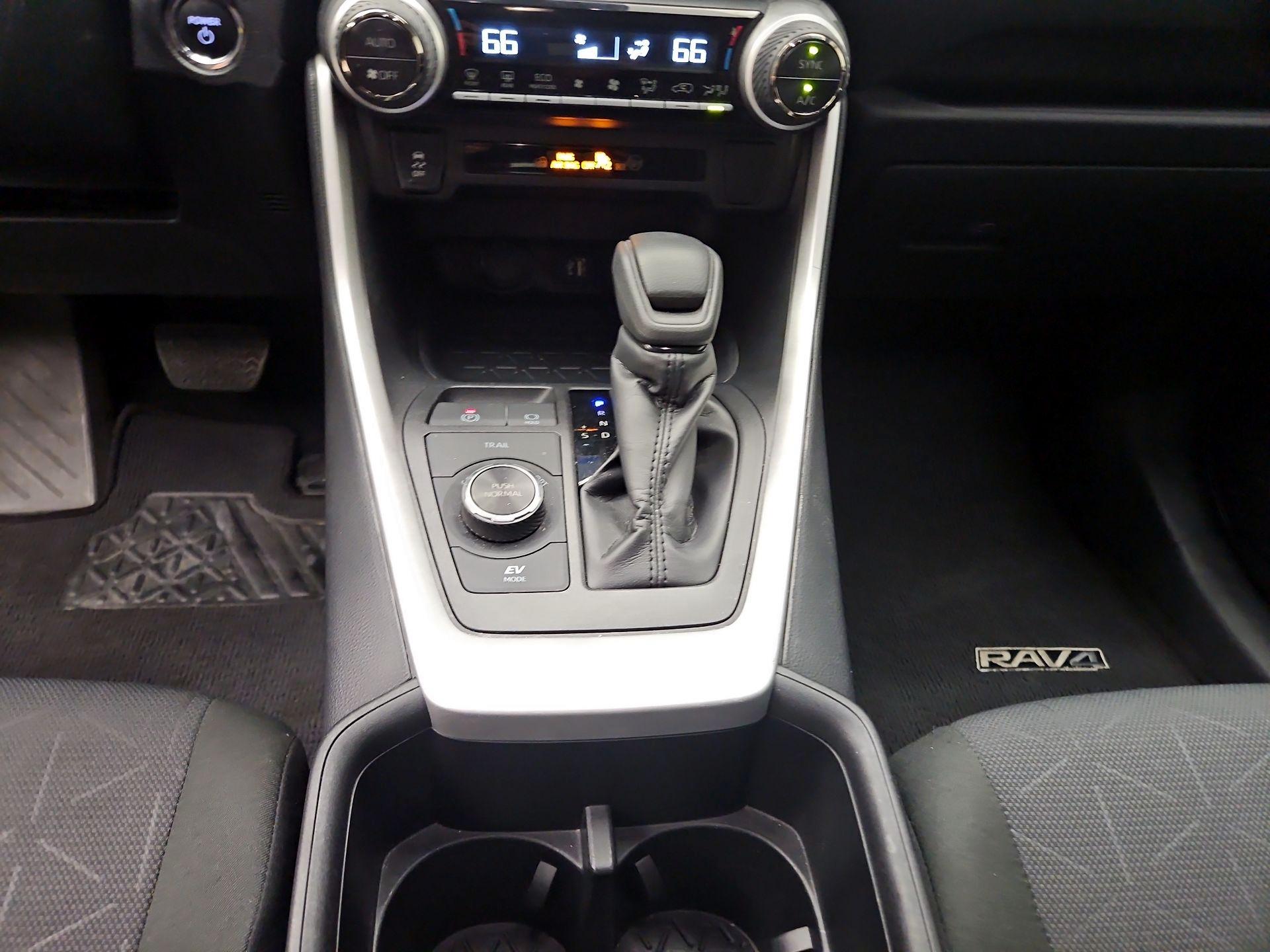 Thumbnail: 2025 Toyota RAV4 - 18