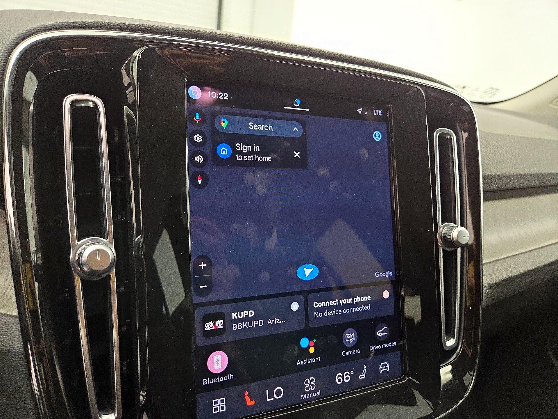 Thumbnail: 2023 Volvo XC40 - 13