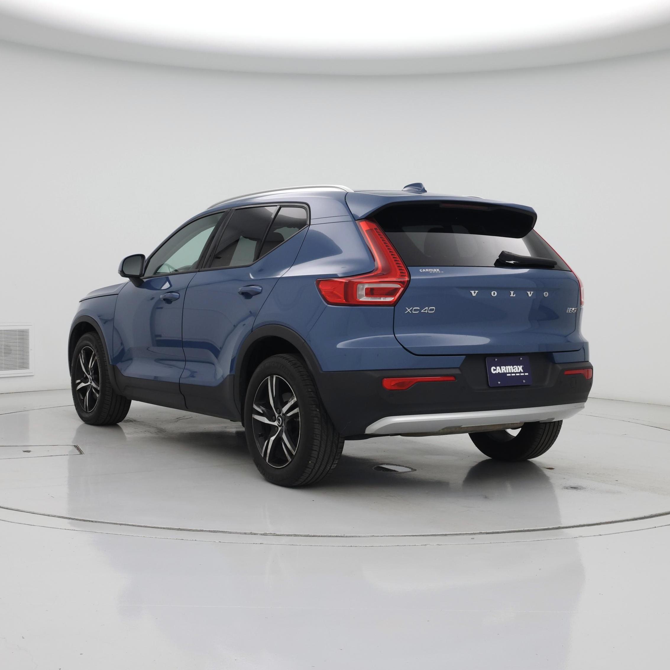 Thumbnail: 2023 Volvo XC40 - 2