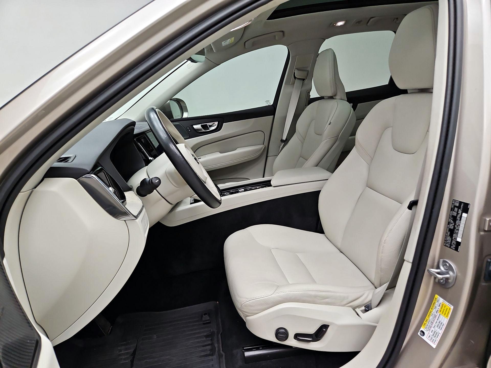 Thumbnail: 2023 Volvo XC60 - 11