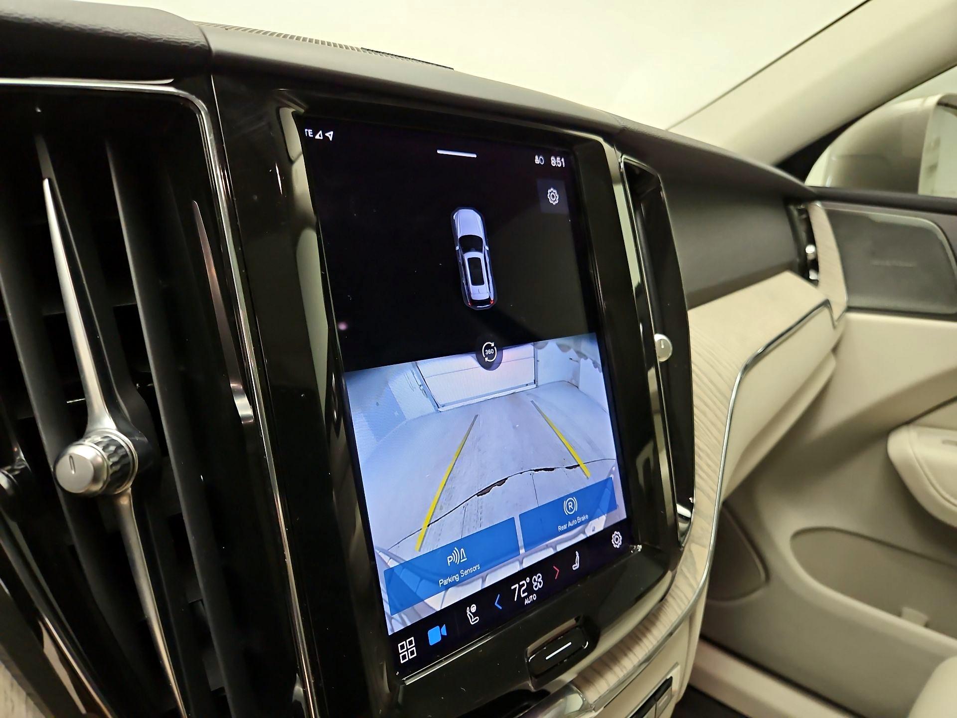 Thumbnail: 2023 Volvo XC60 - 15