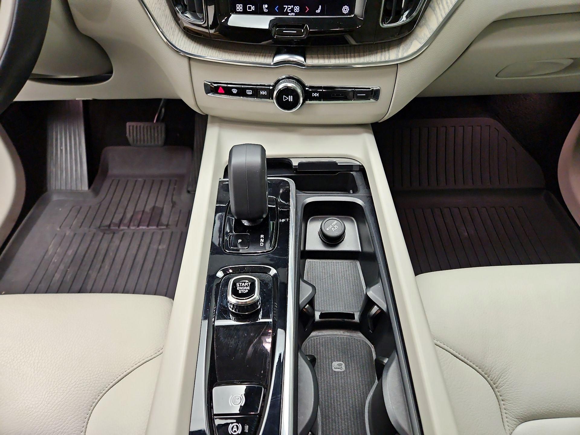 Thumbnail: 2023 Volvo XC60 - 18