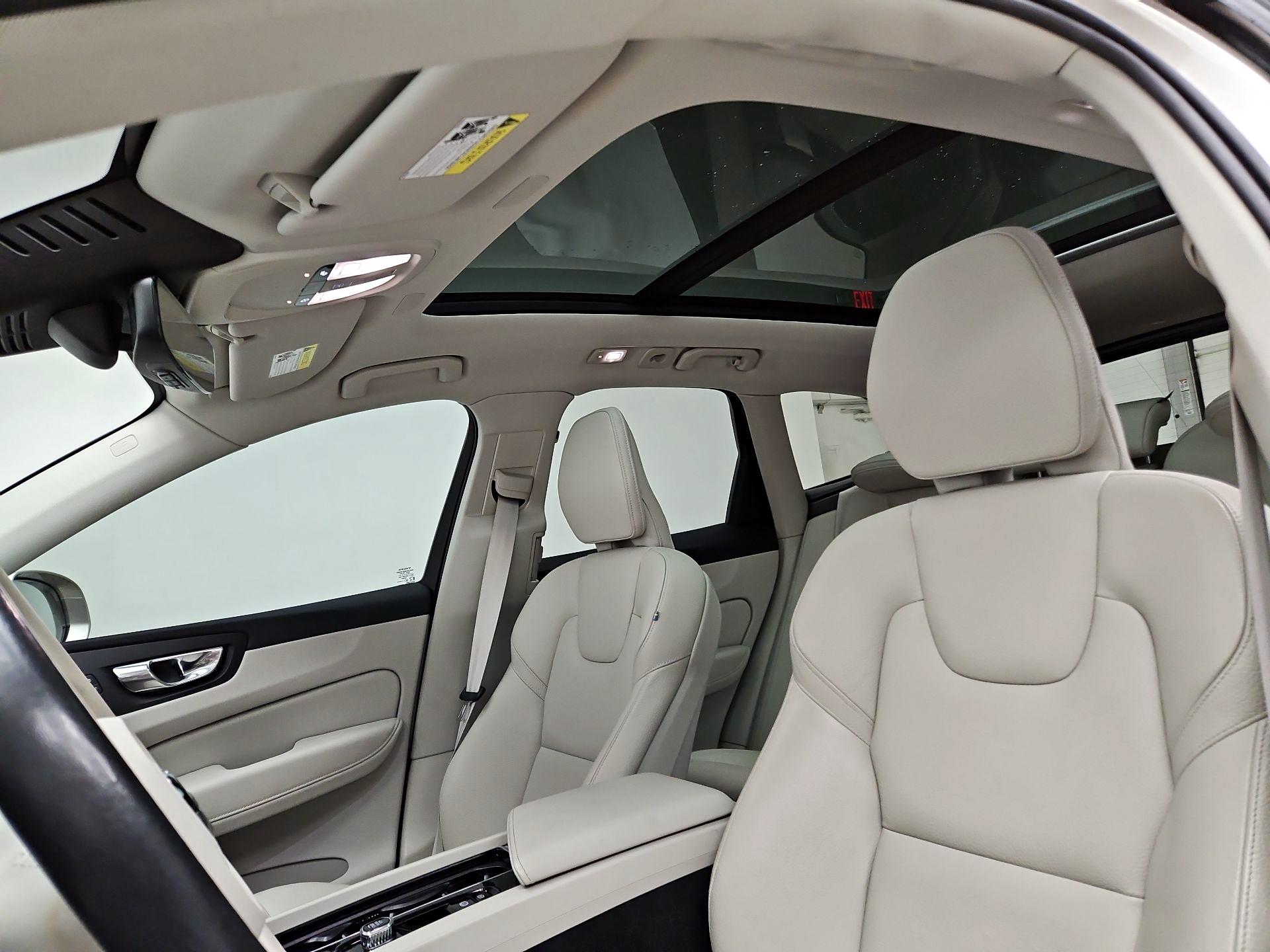 Thumbnail: 2023 Volvo XC60 - 20