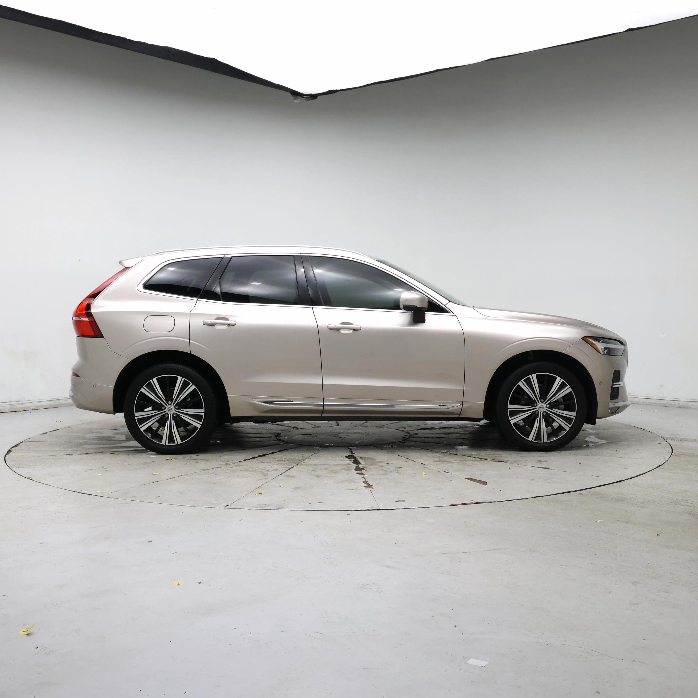 Thumbnail: 2023 Volvo XC60 - 7