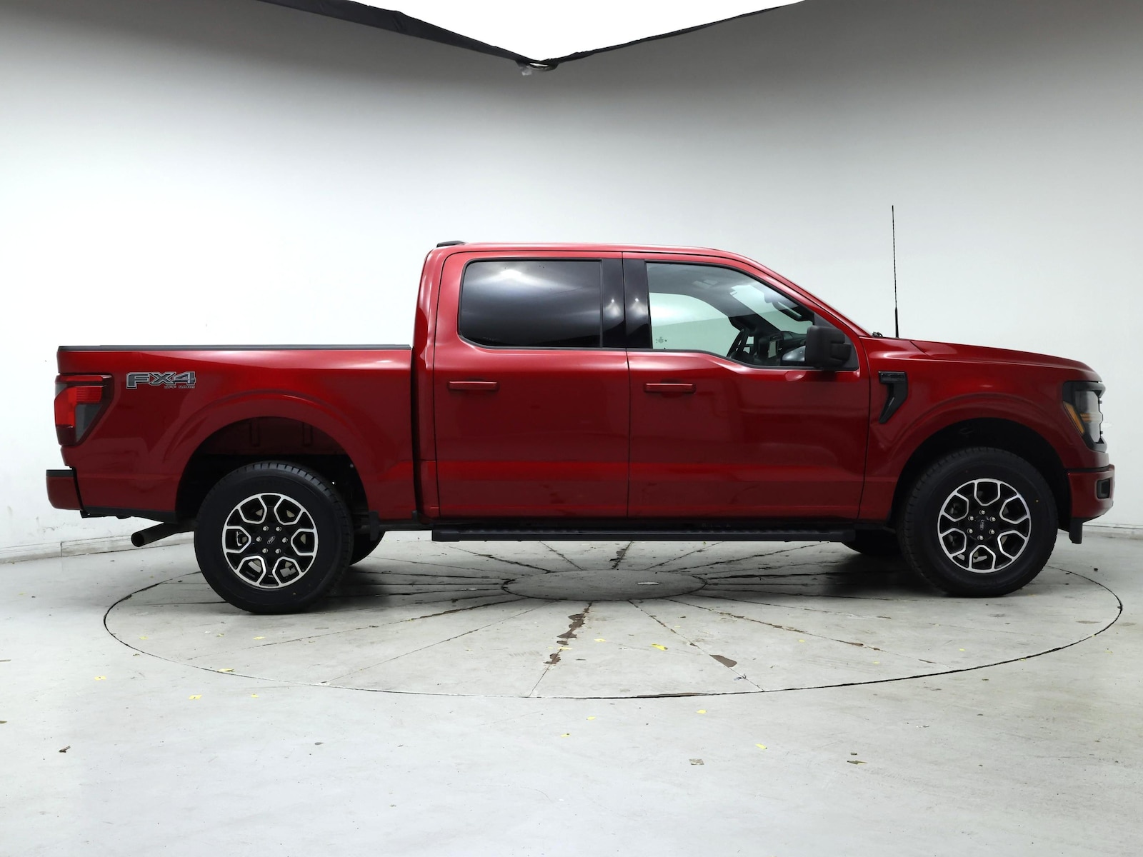 2024 Ford F-150 XLT - Photo 8